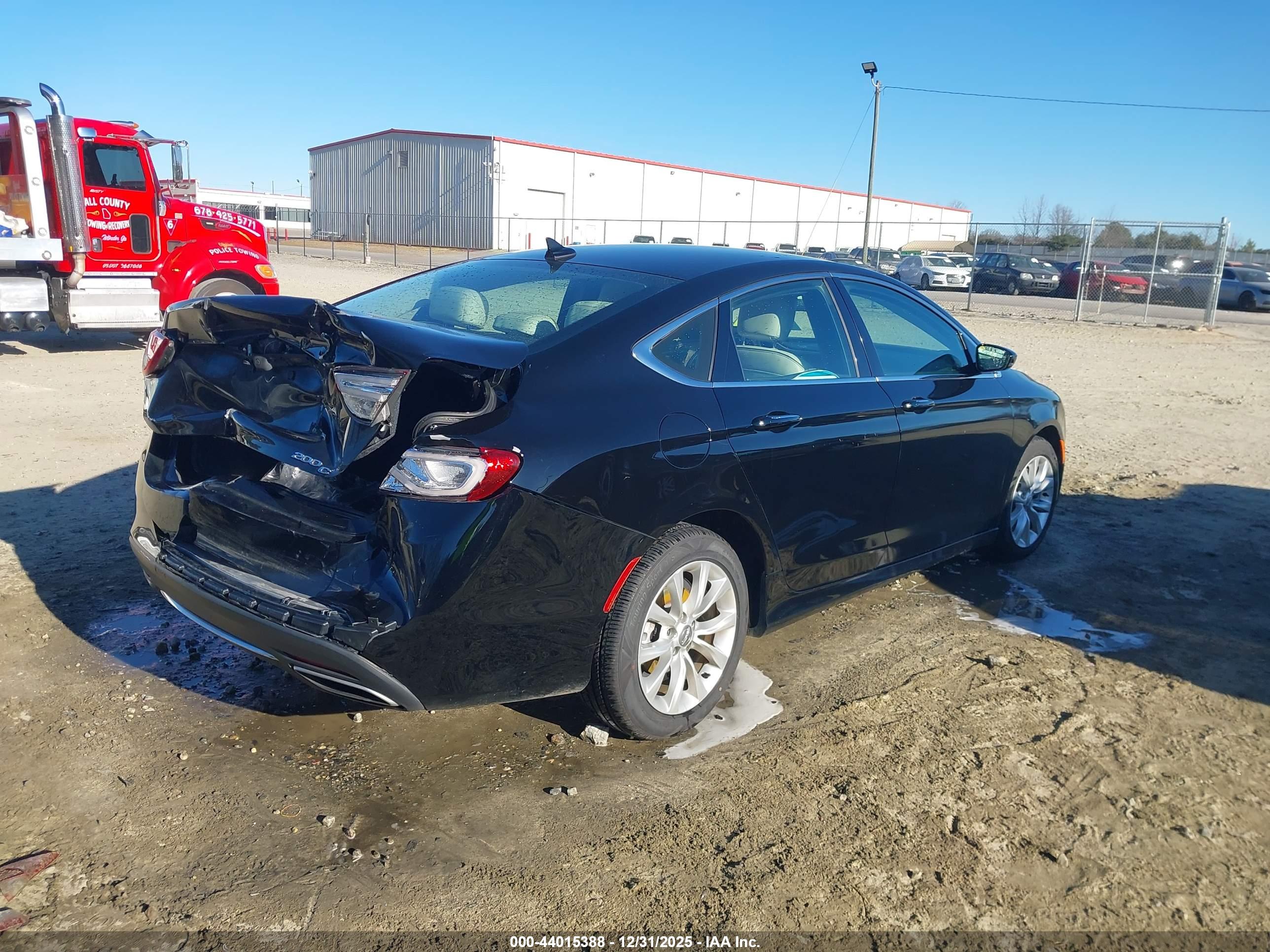 CHRYSLER 200 image 4