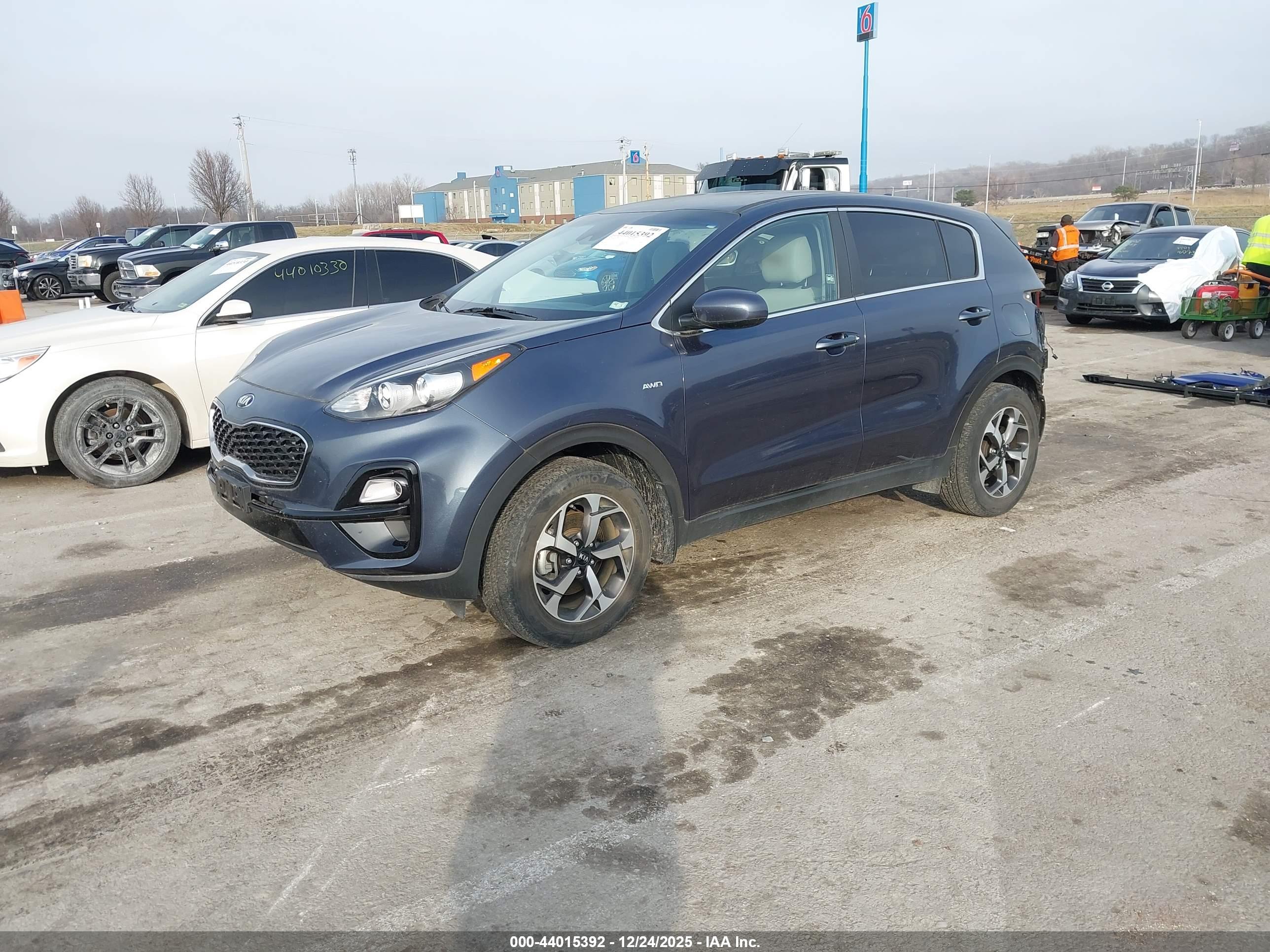 KIA SPORTAGE image 2