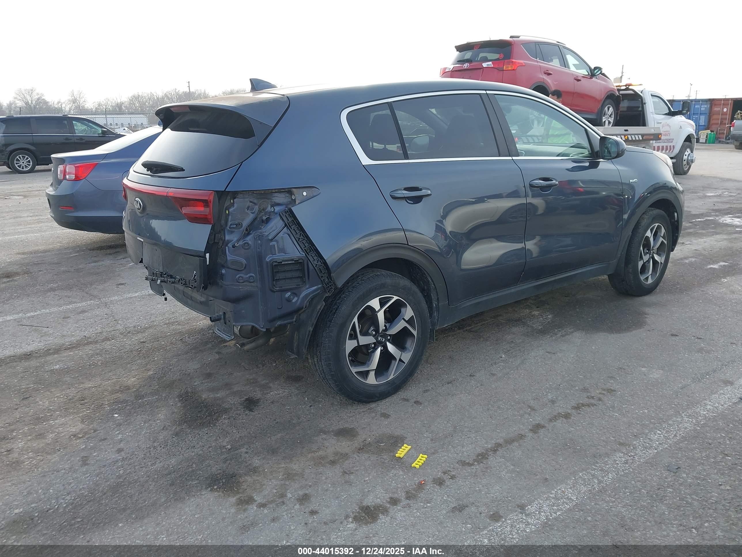 KIA SPORTAGE image 4