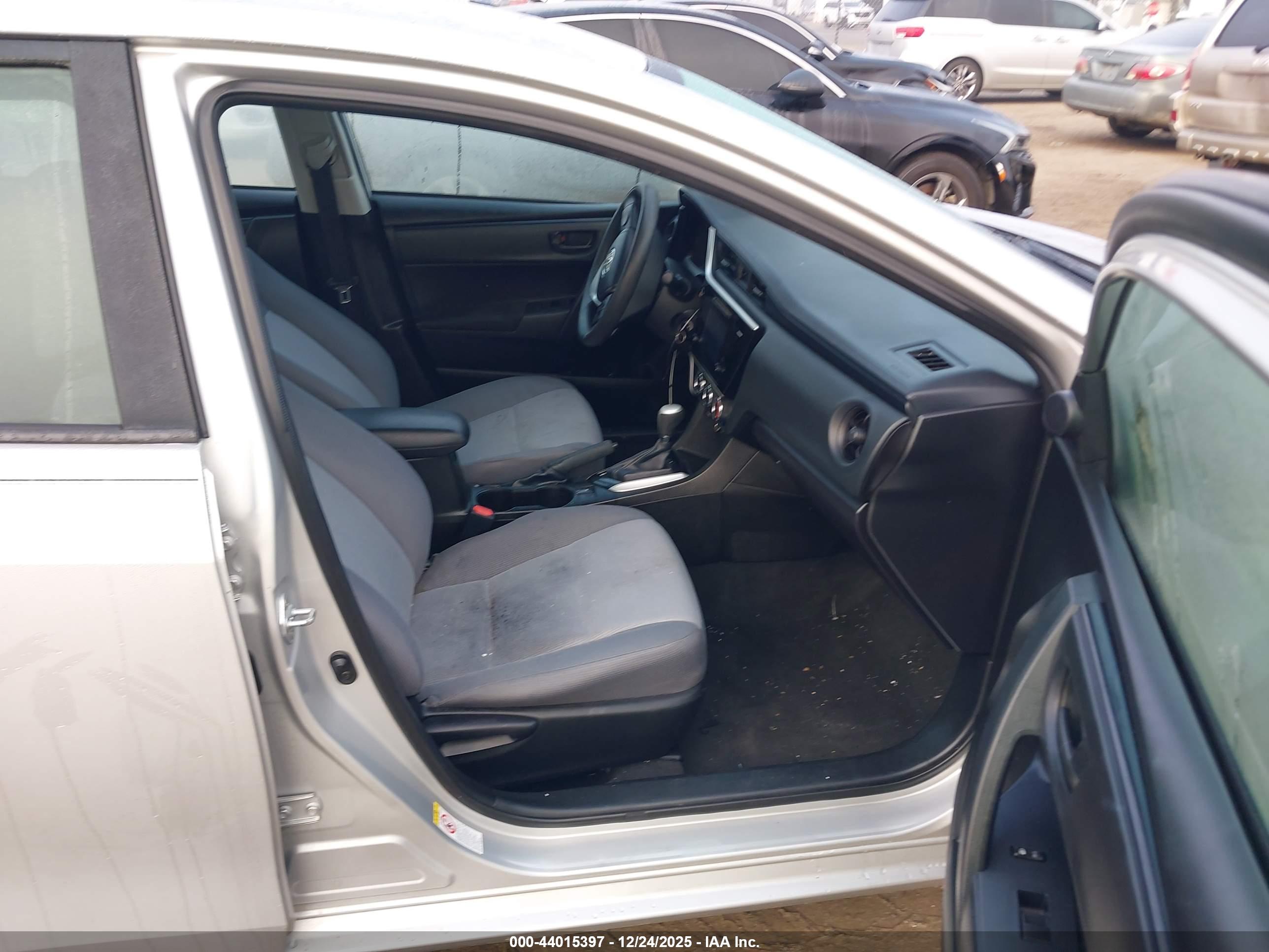 TOYOTA COROLLA image 5