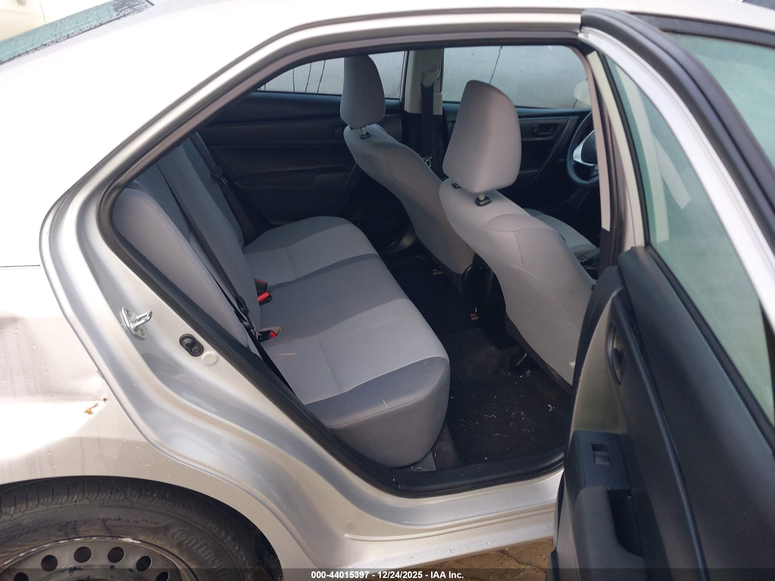 TOYOTA COROLLA image 8