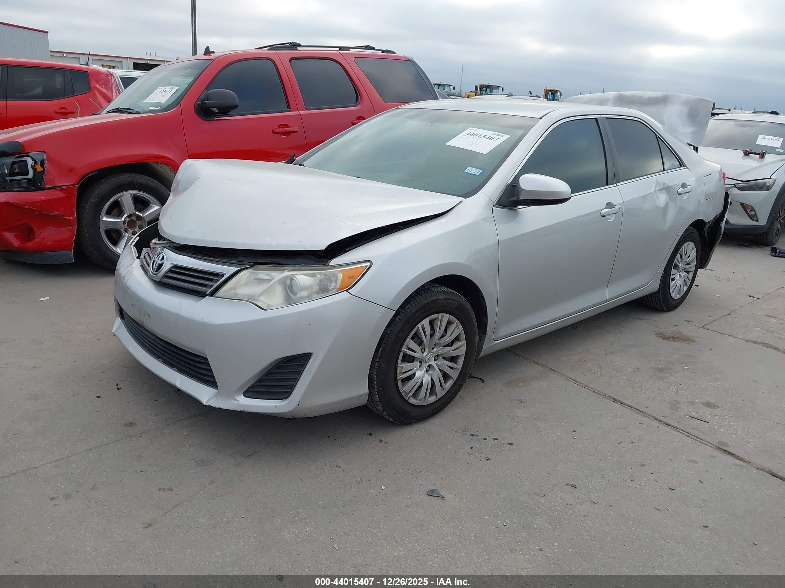TOYOTA CAMRY image 2