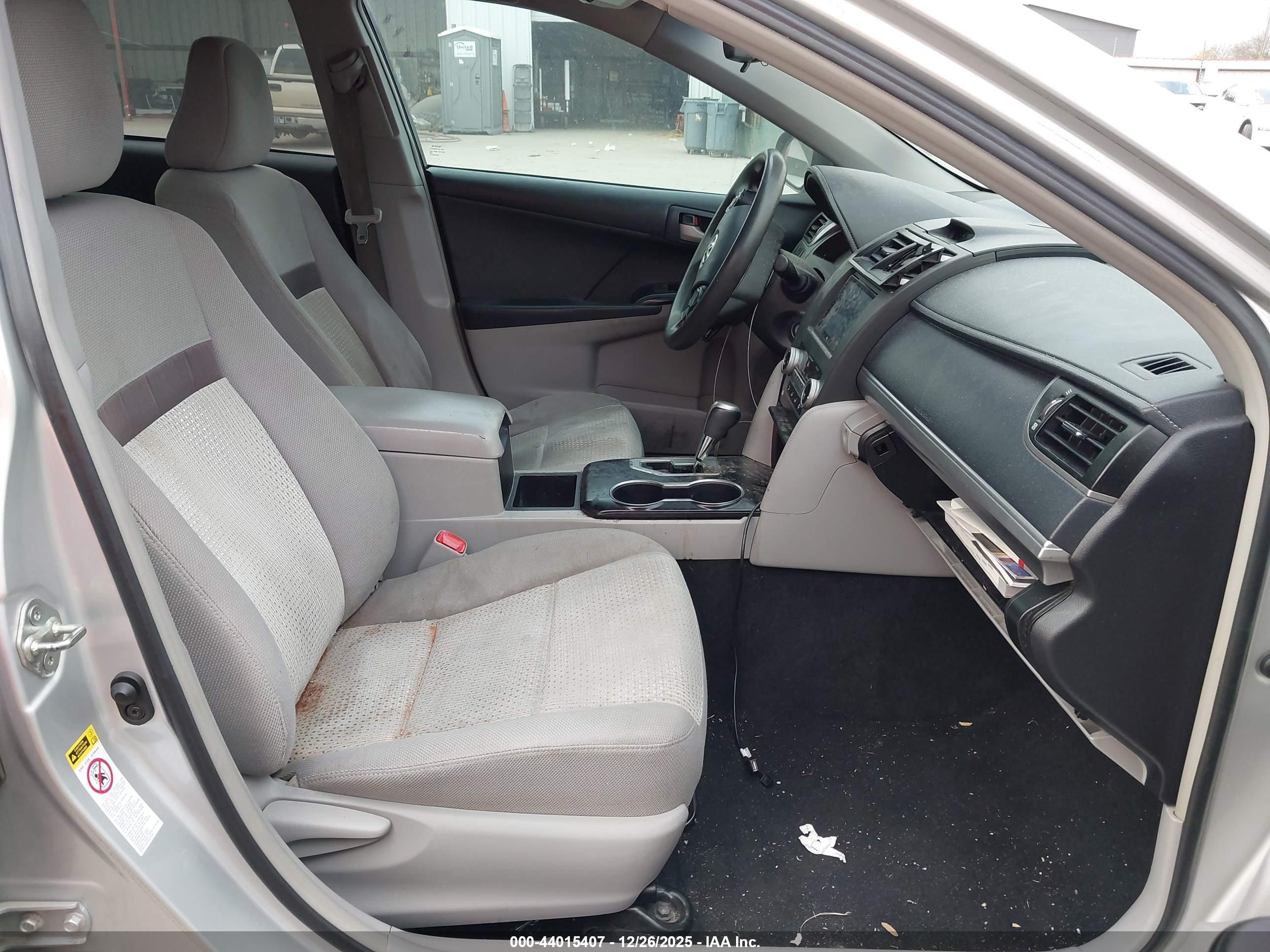 TOYOTA CAMRY image 5