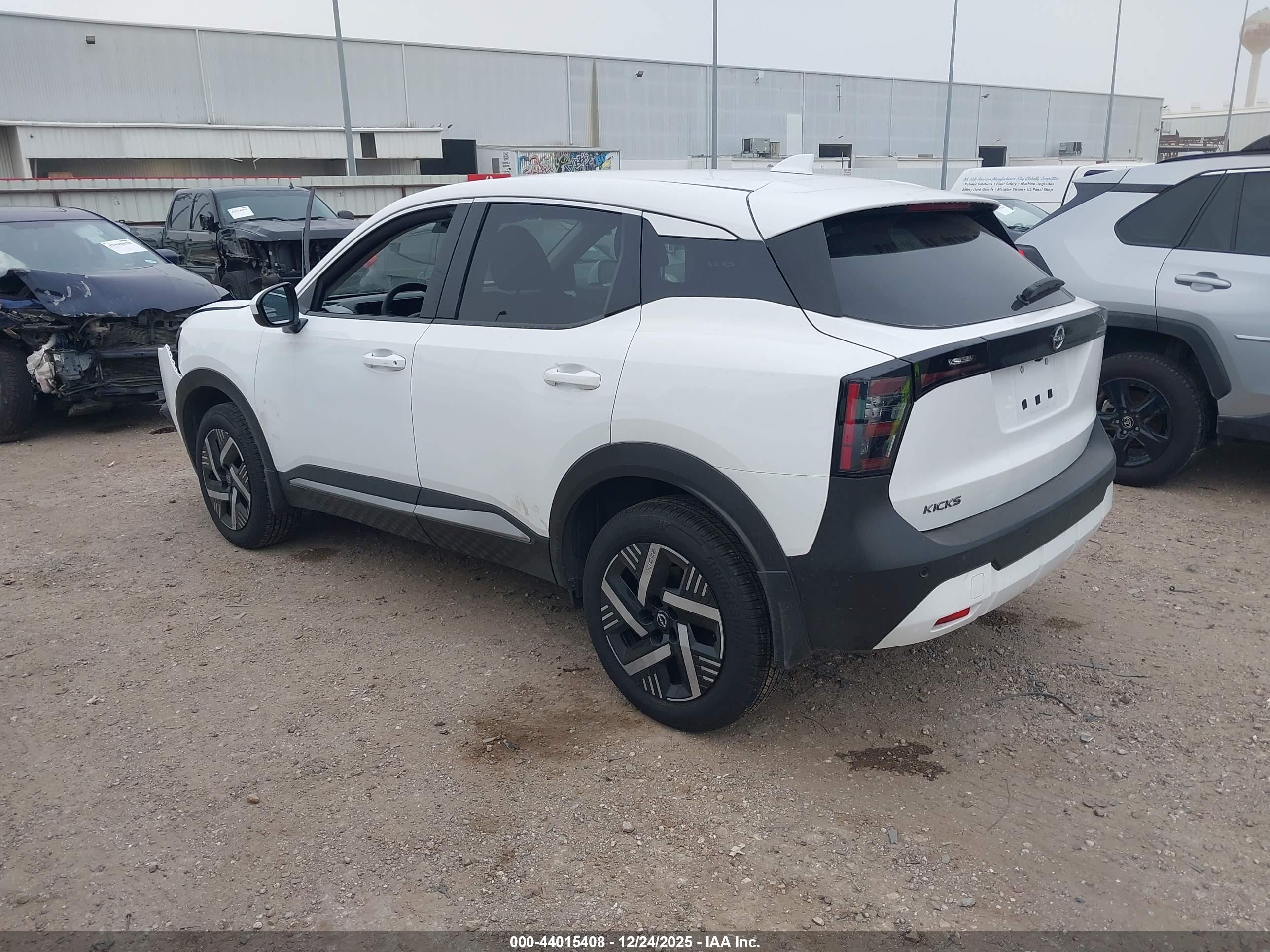 NISSAN KICKS image 3