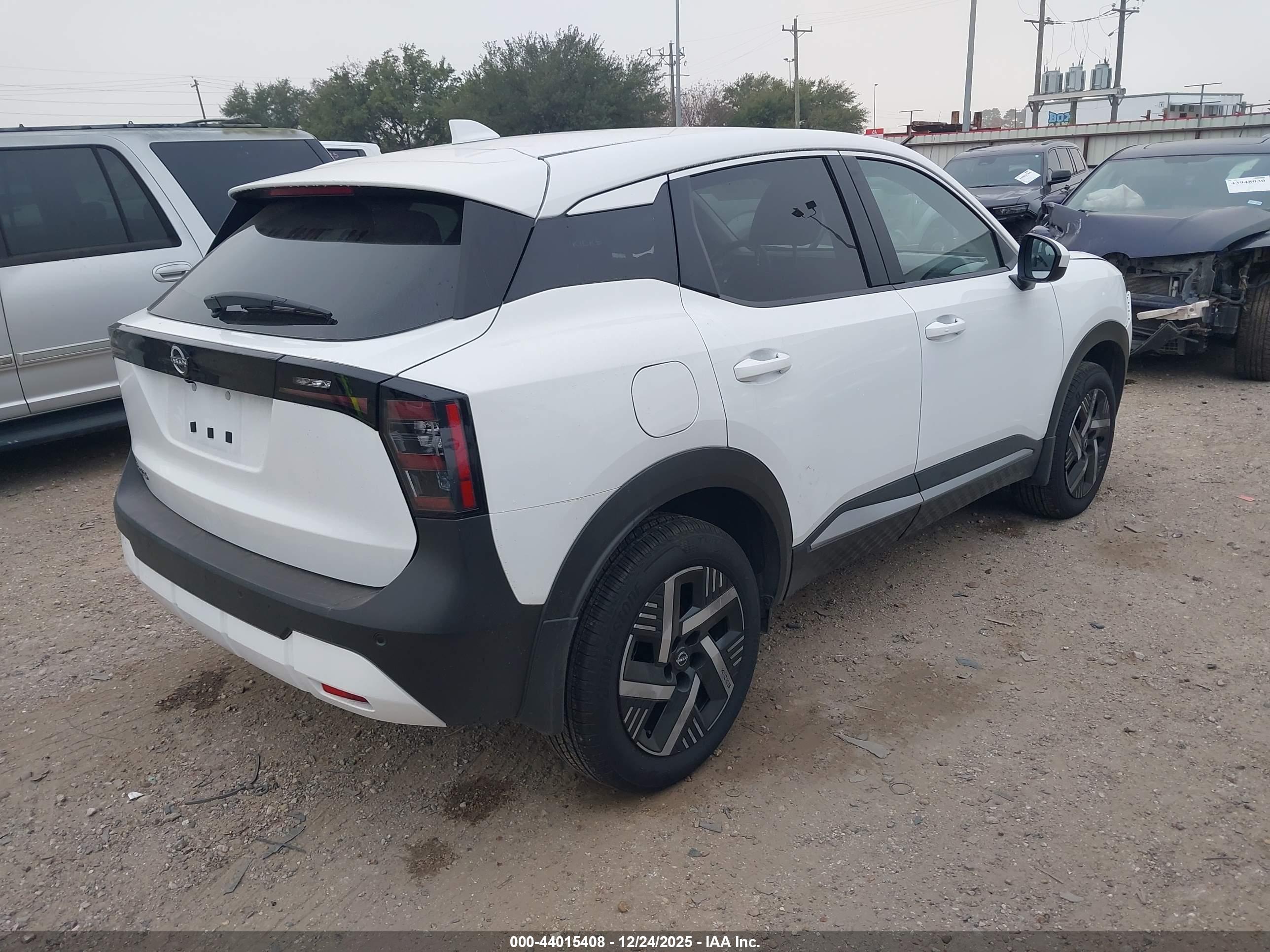 NISSAN KICKS image 4