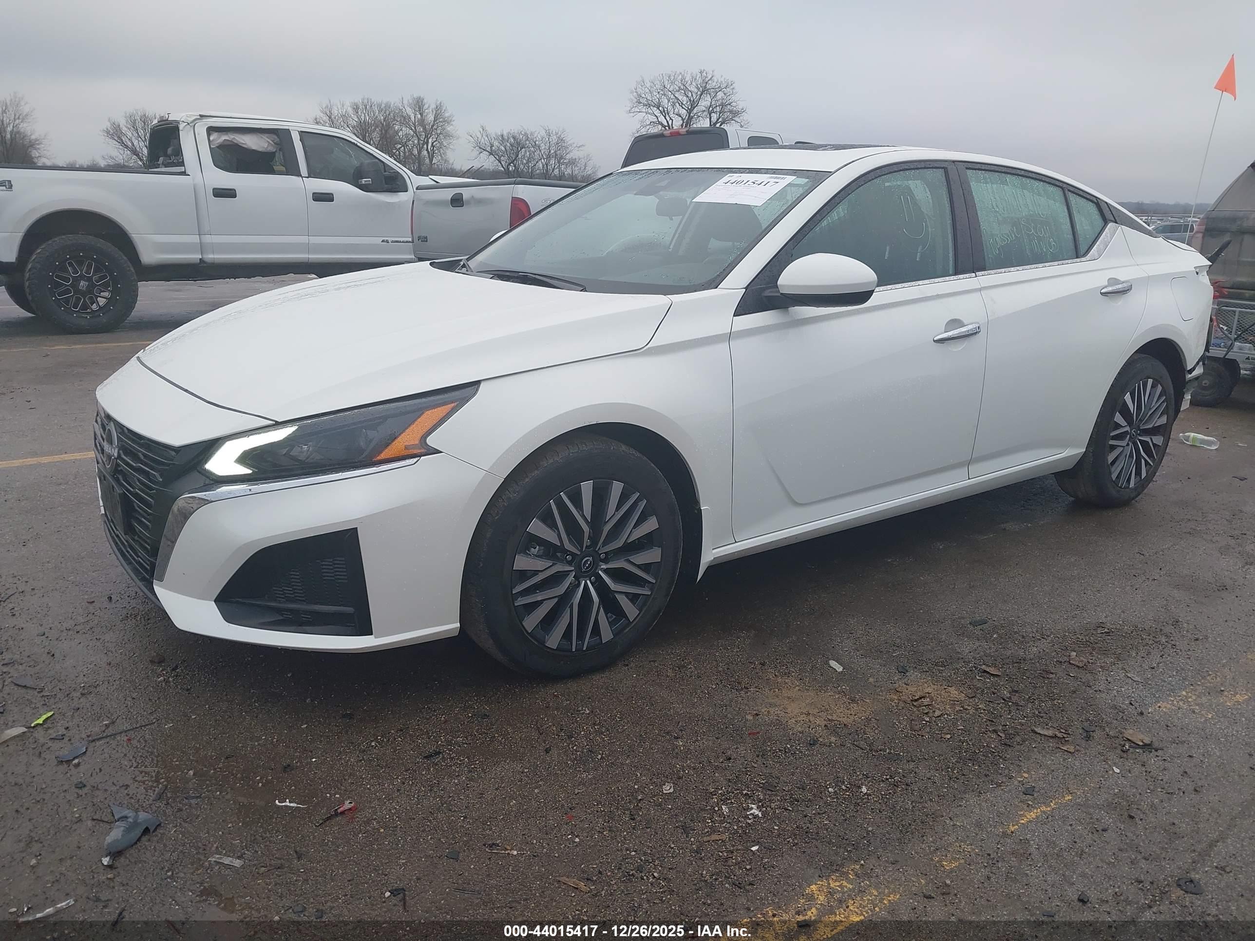 NISSAN ALTIMA image 2