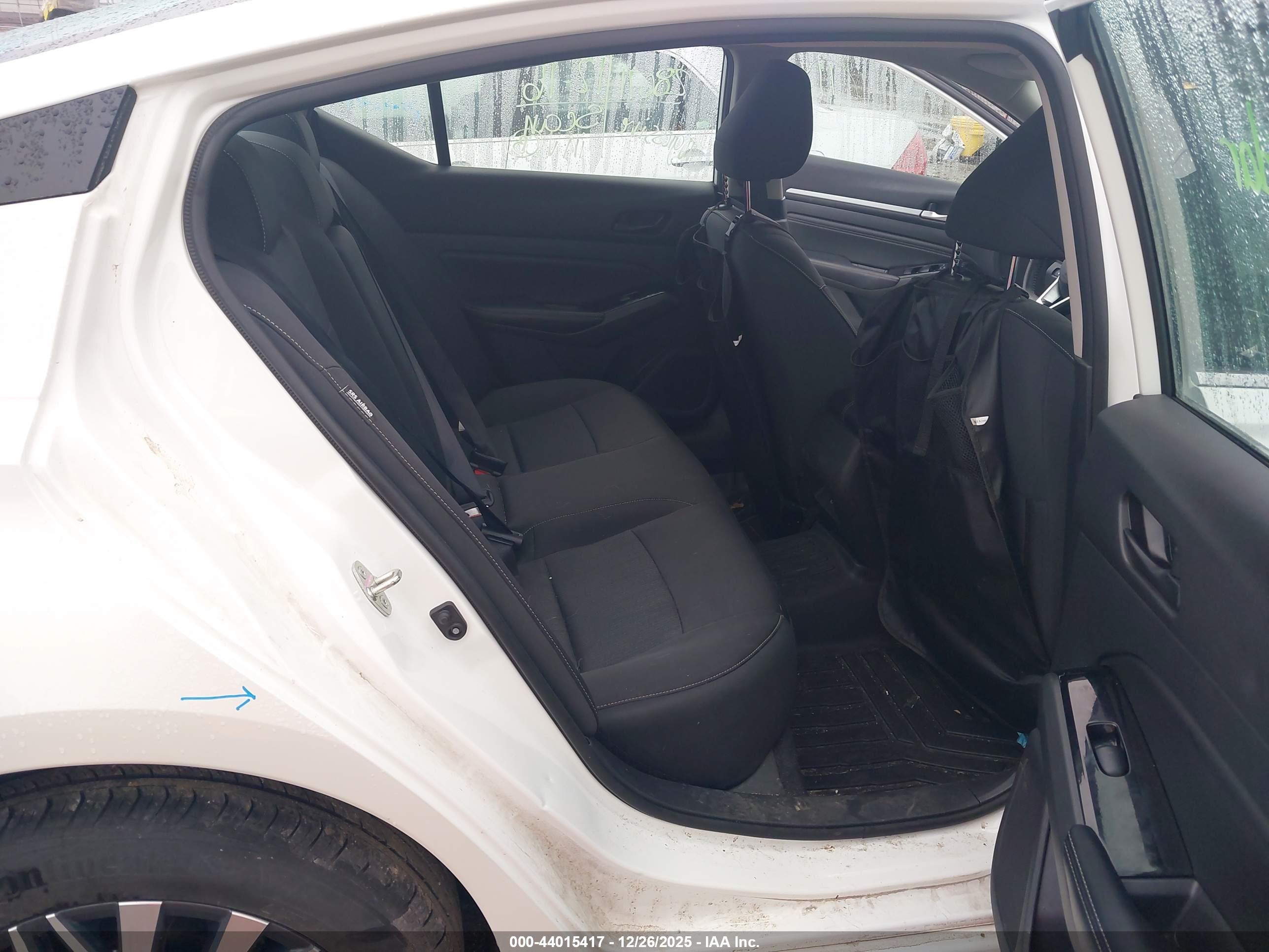 NISSAN ALTIMA image 8