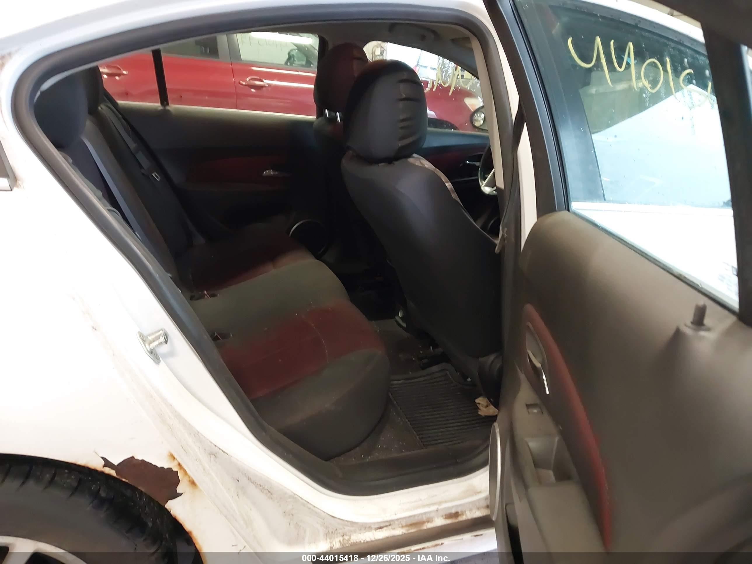 CHEVROLET CRUZE image 8