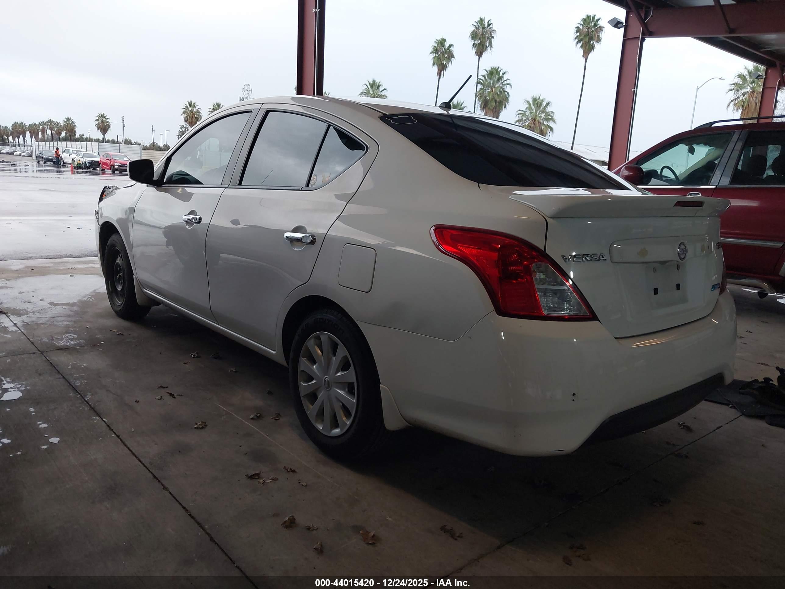 NISSAN VERSA image 3