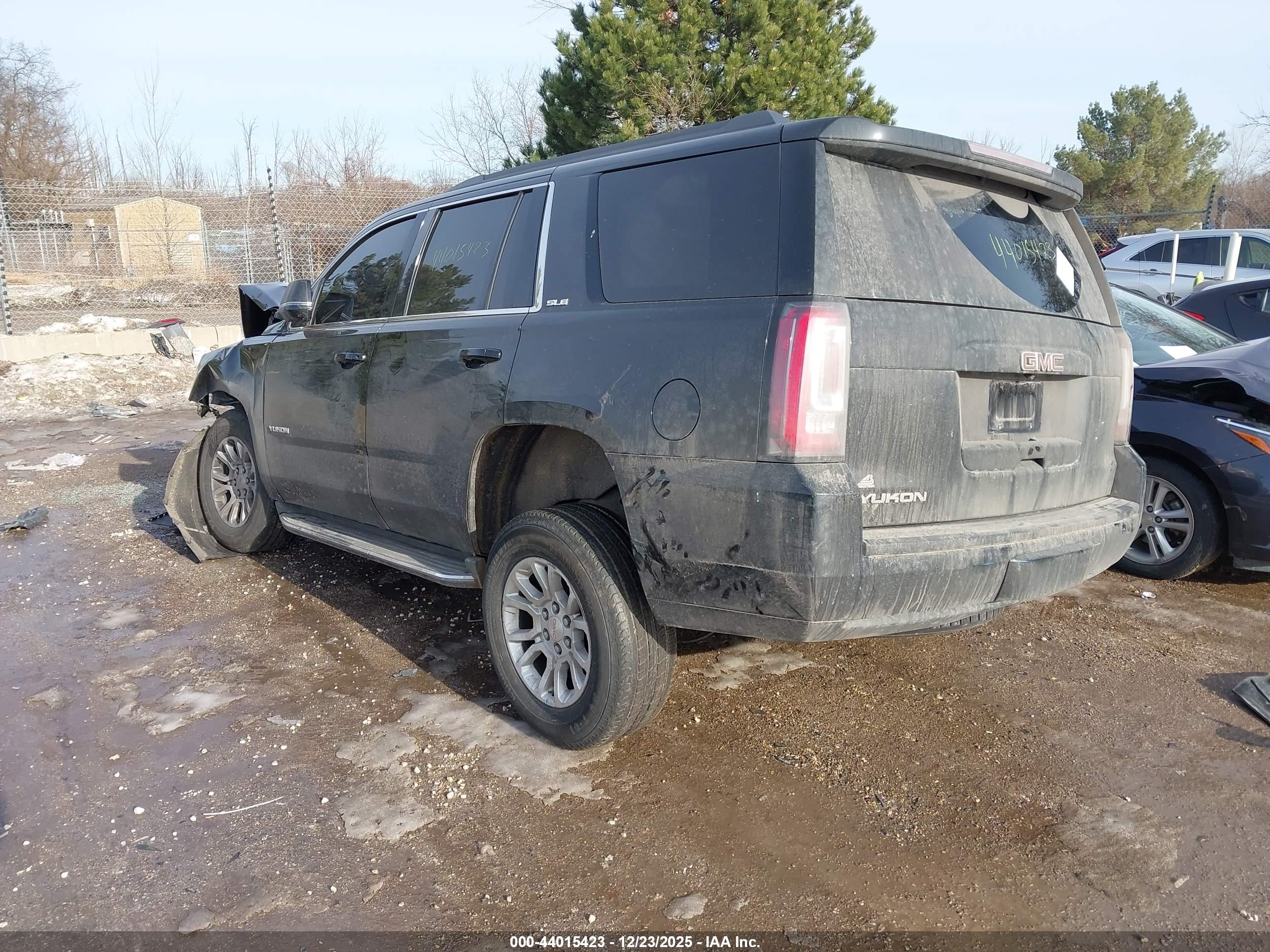 GMC YUKON image 3