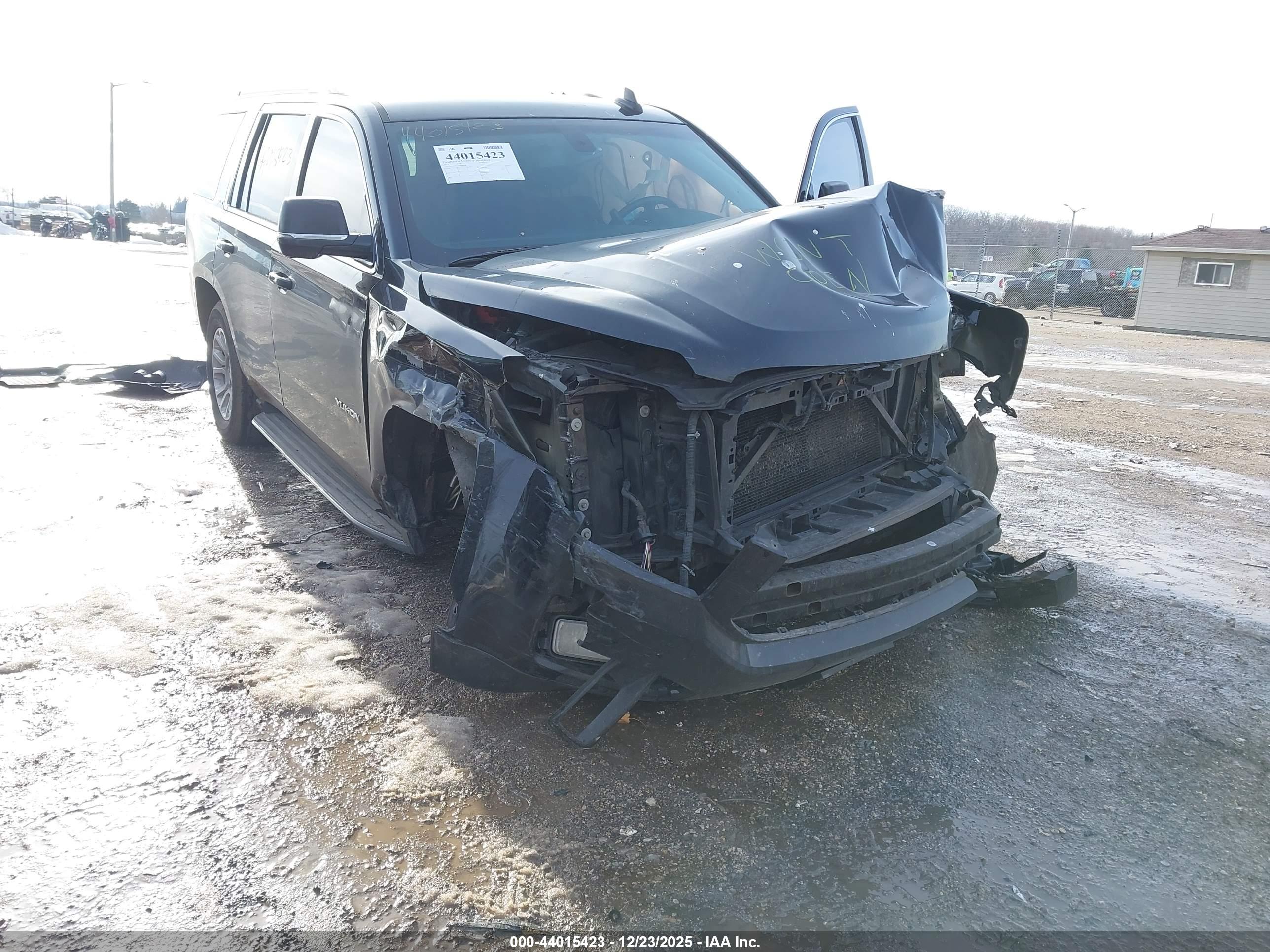 GMC YUKON image 6