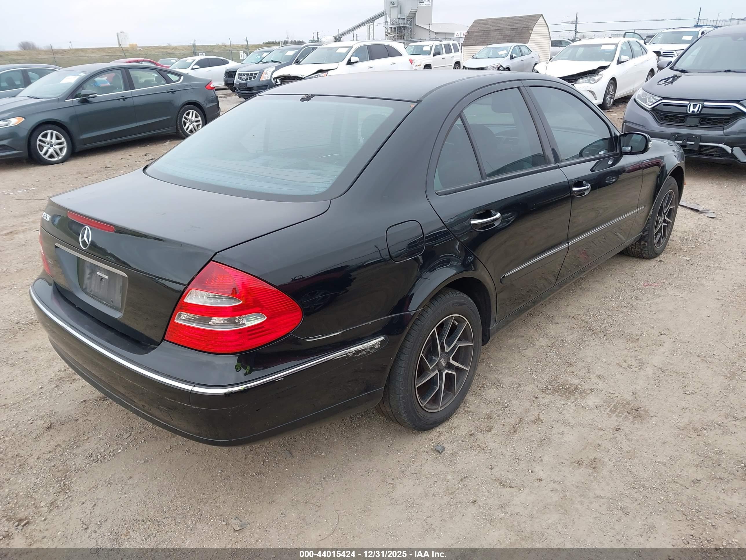 MERCEDES-BENZ E image 4