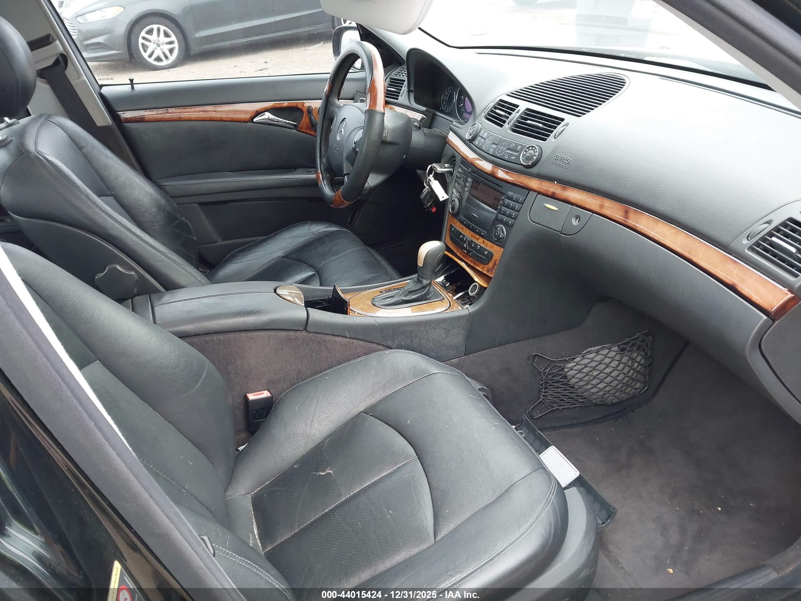MERCEDES-BENZ E image 5