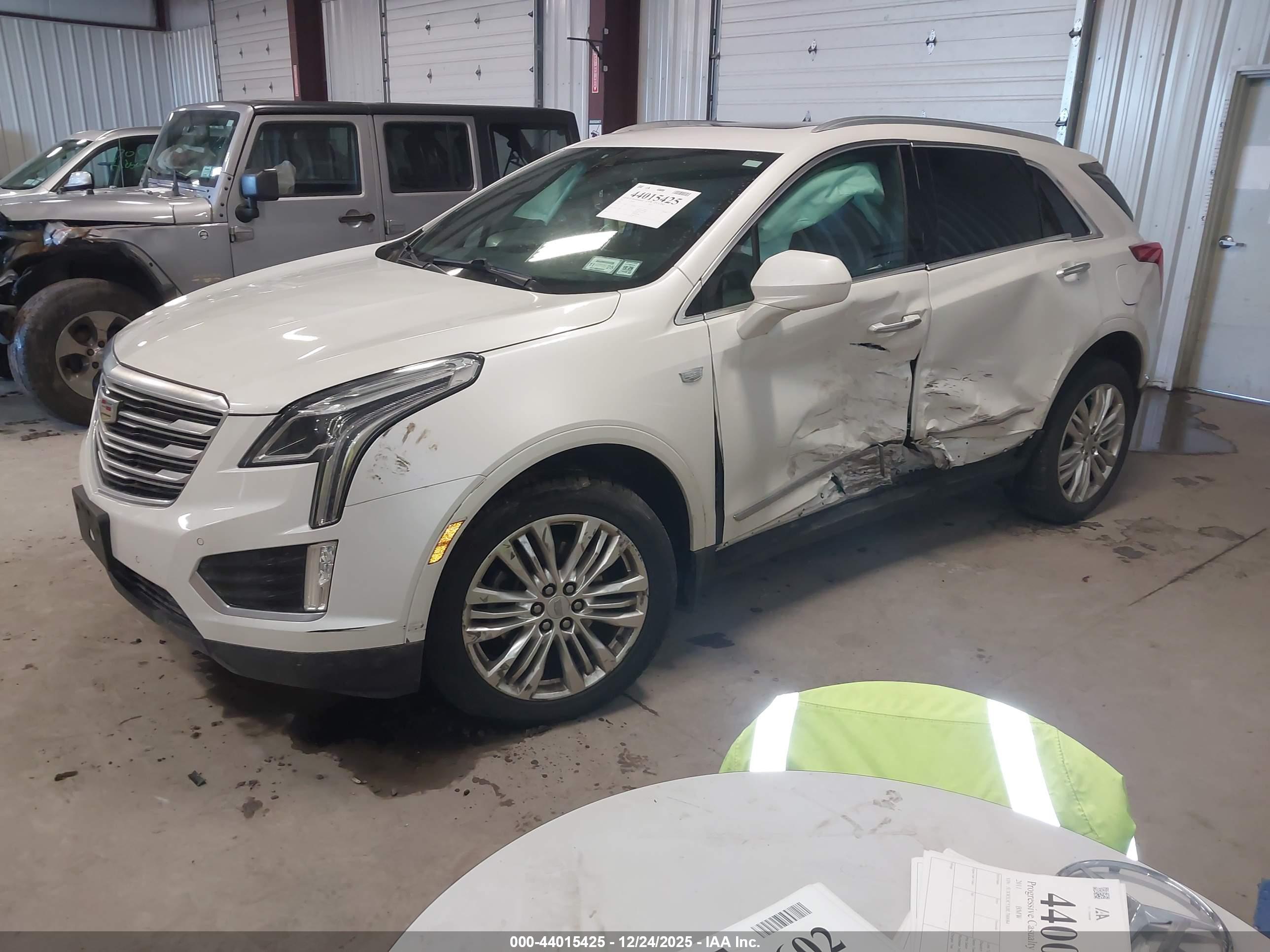 CADILLAC XT5 image 2