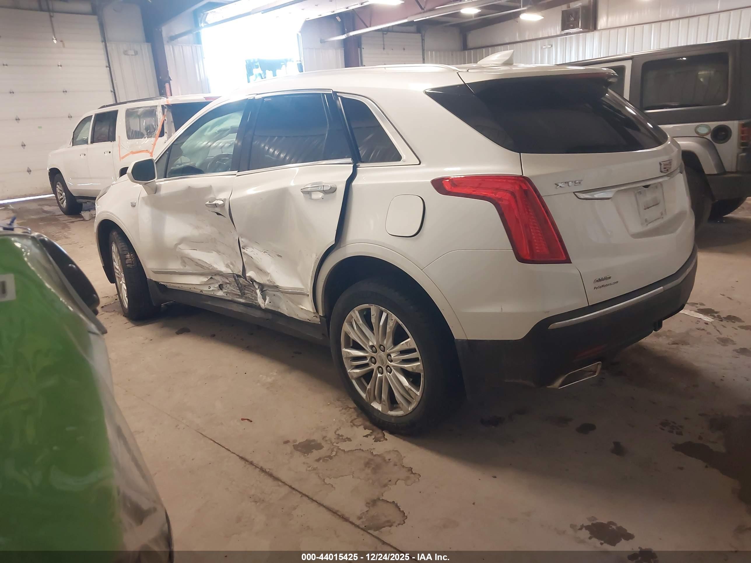 CADILLAC XT5 image 3