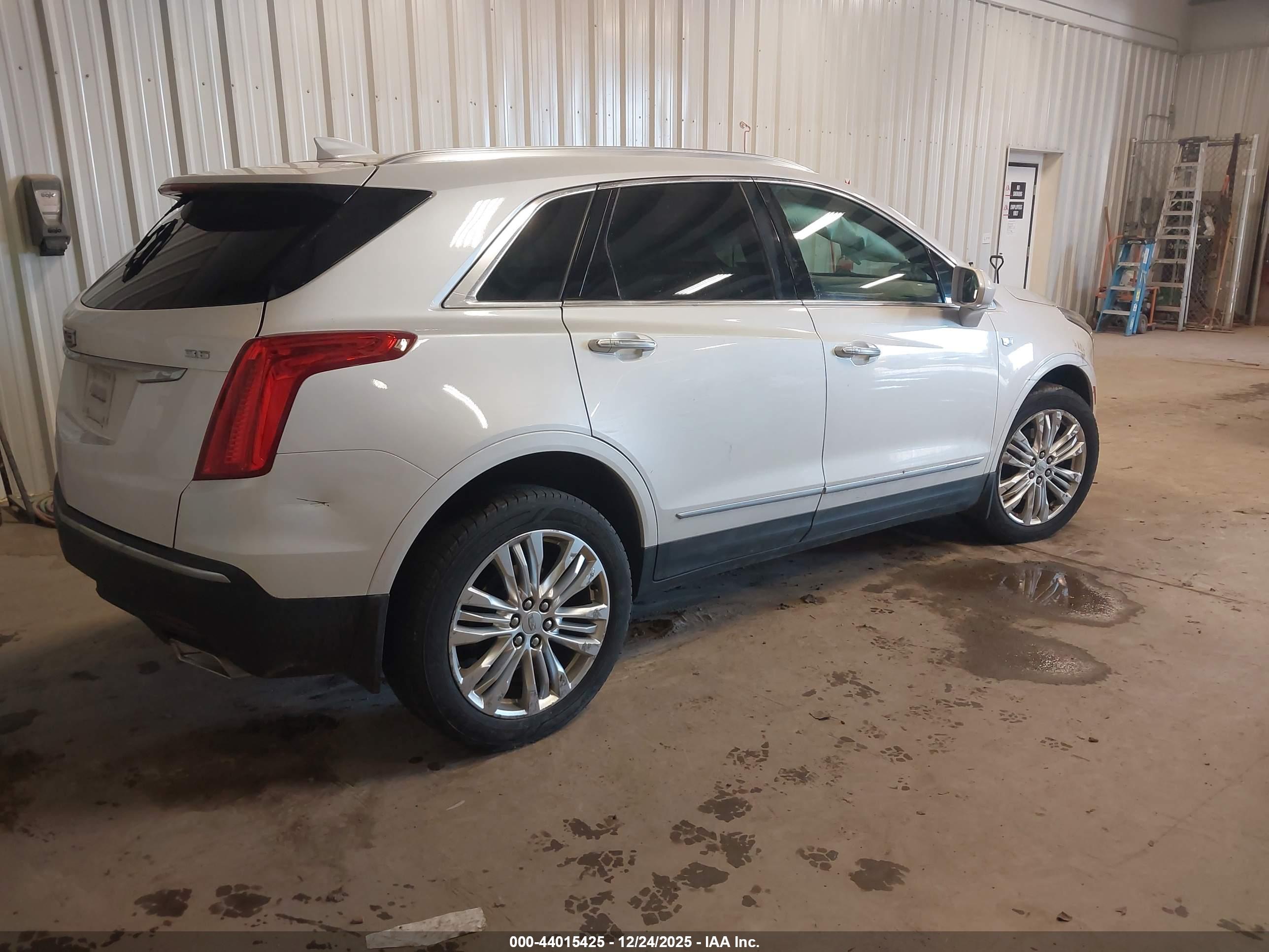 CADILLAC XT5 image 4