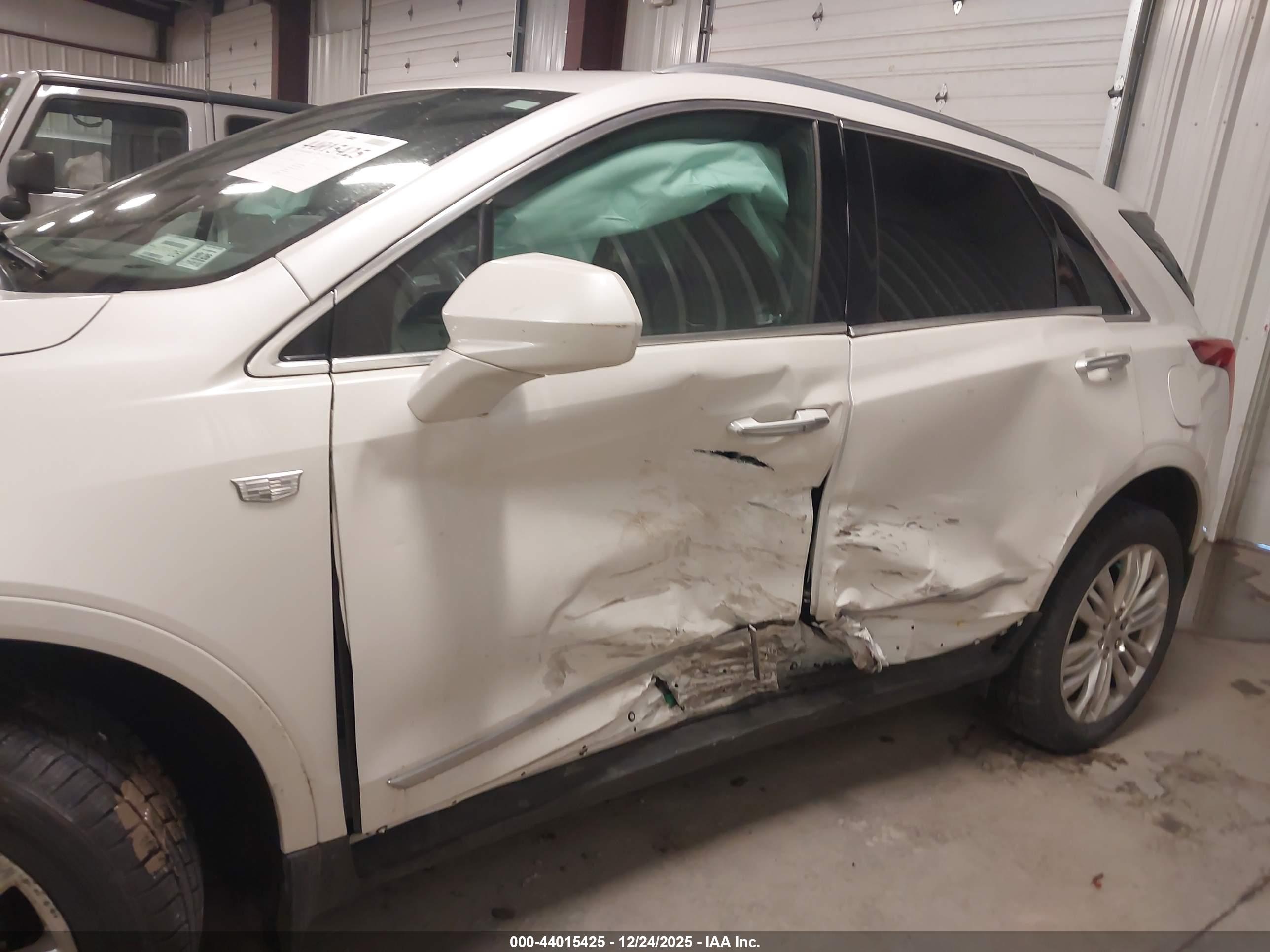 CADILLAC XT5 image 6