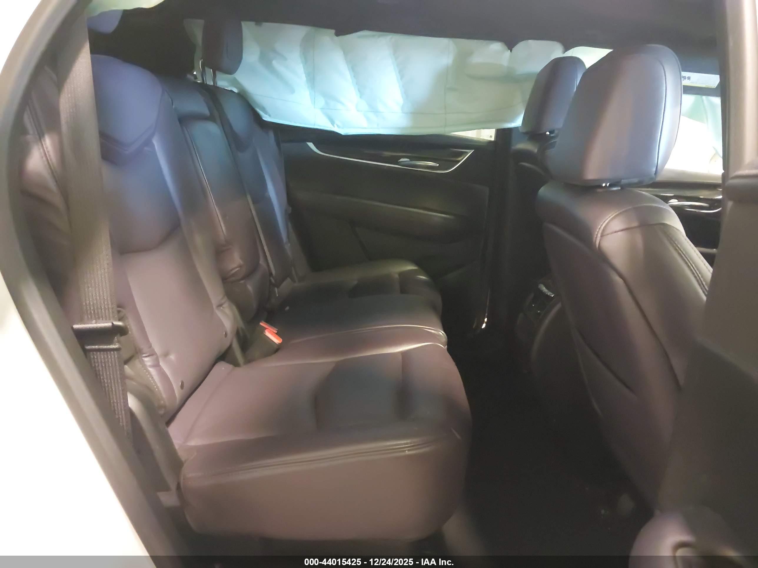 CADILLAC XT5 image 8