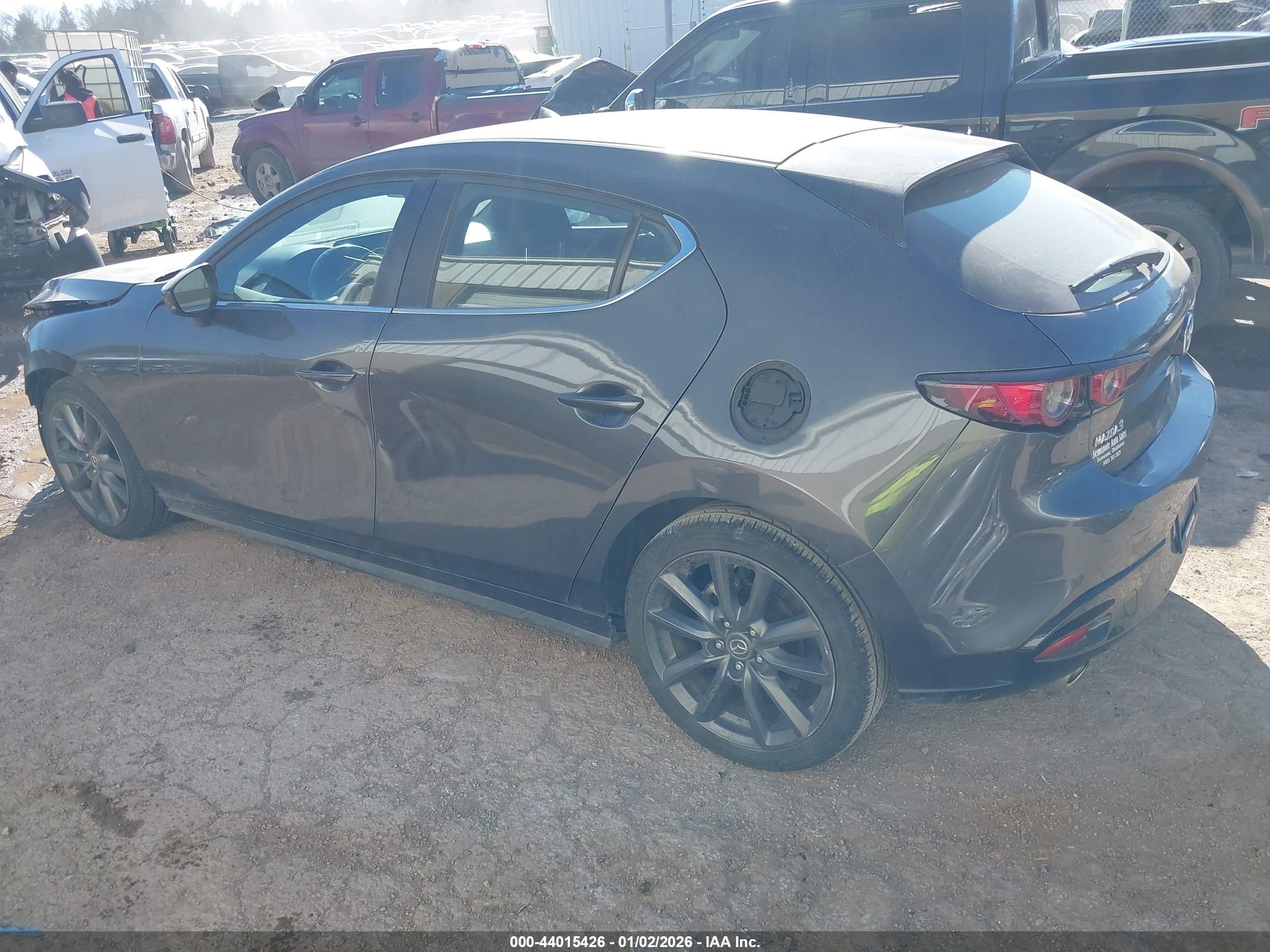 MAZDA MAZDA3 image 3