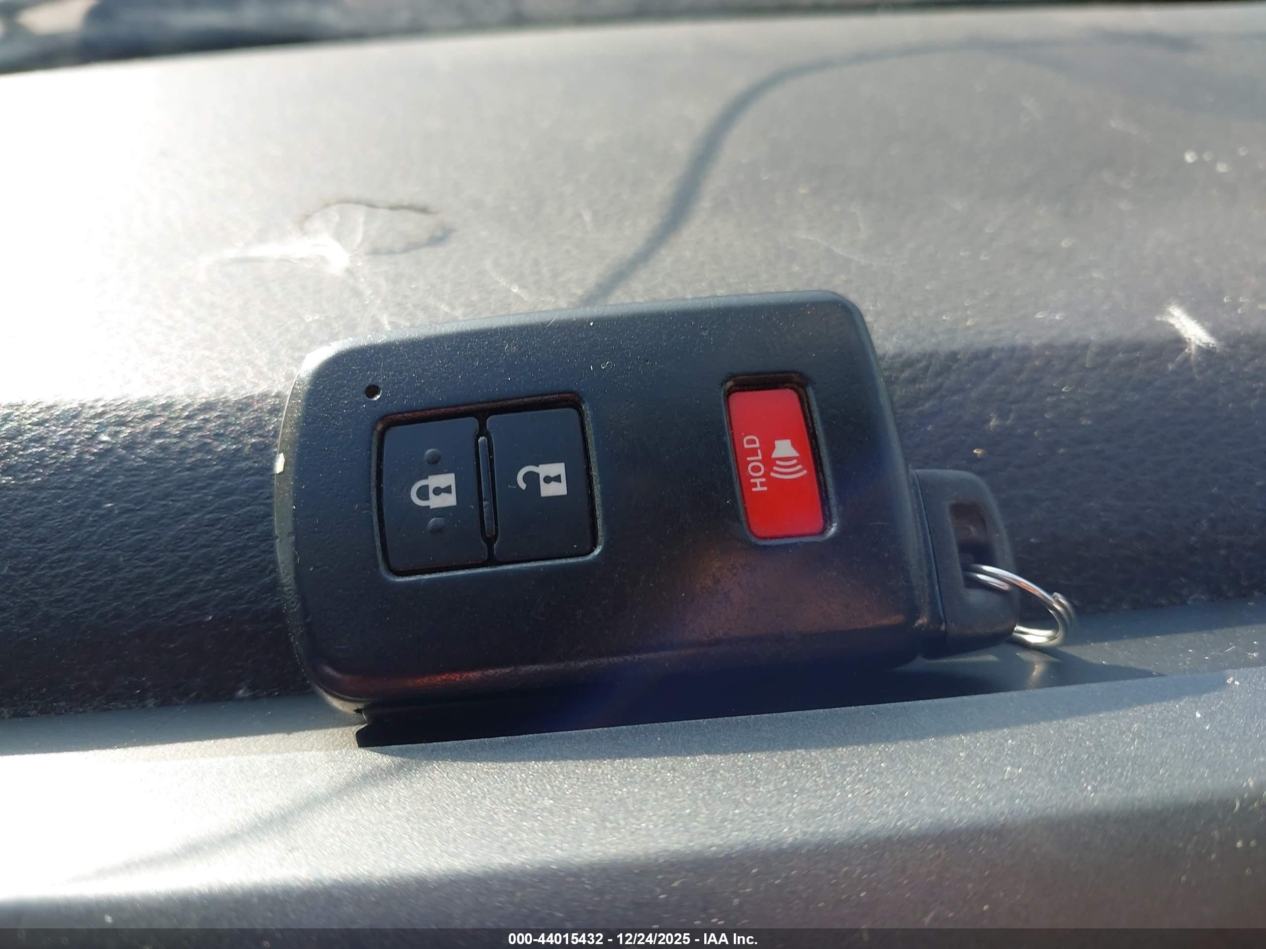 TOYOTA TACOMA image 11