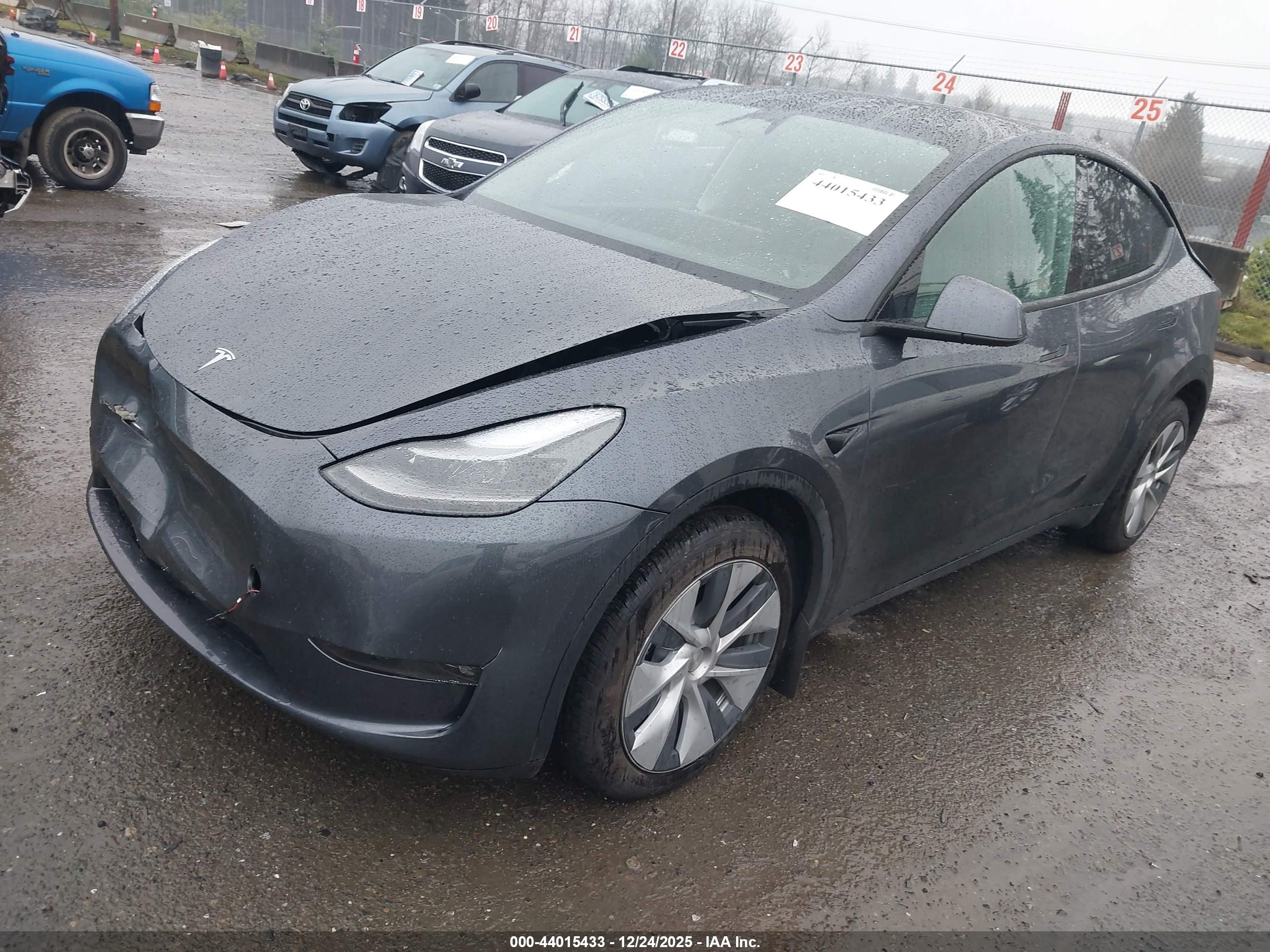 TESLA MODEL image 2