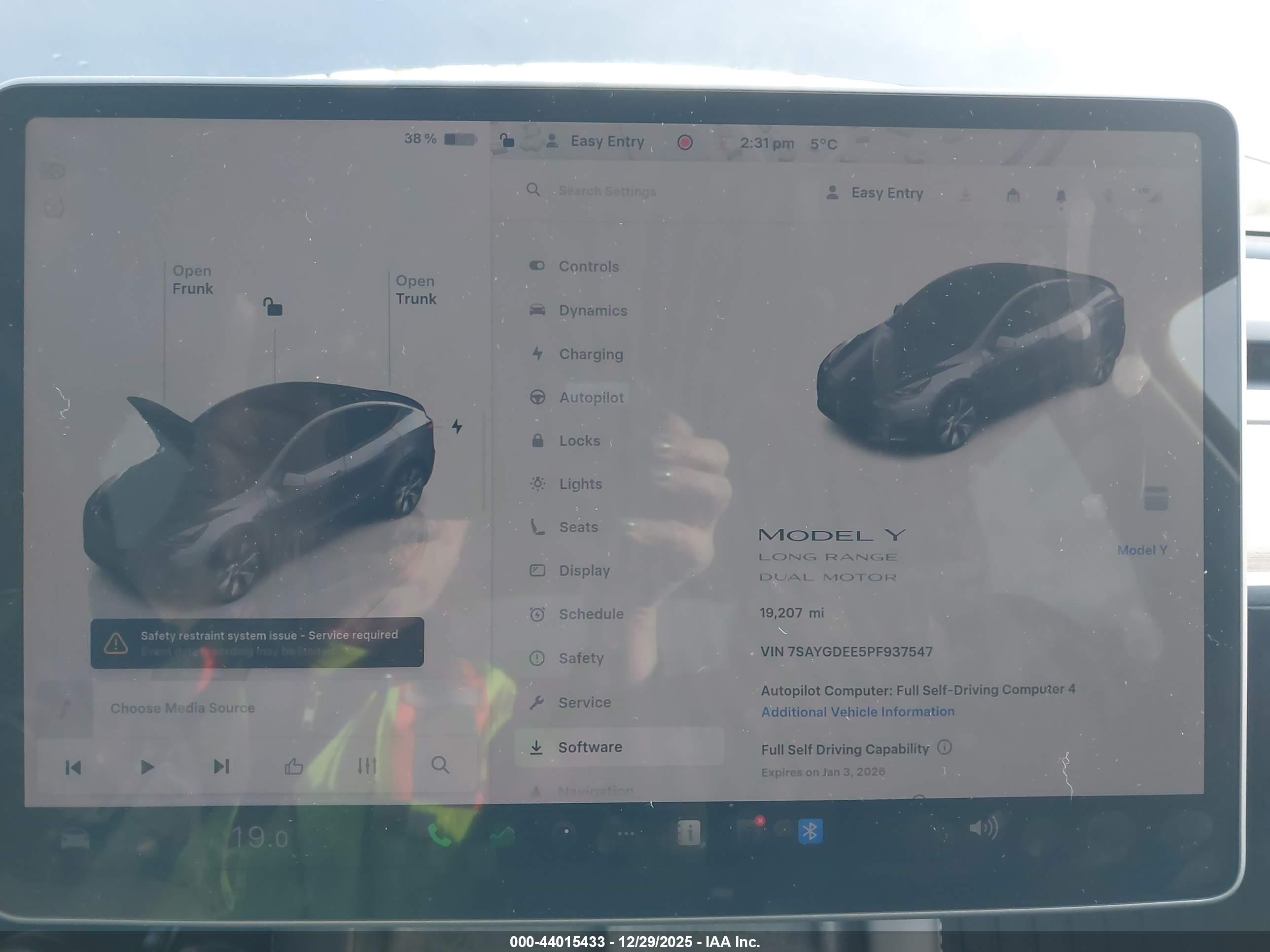 TESLA MODEL image 7