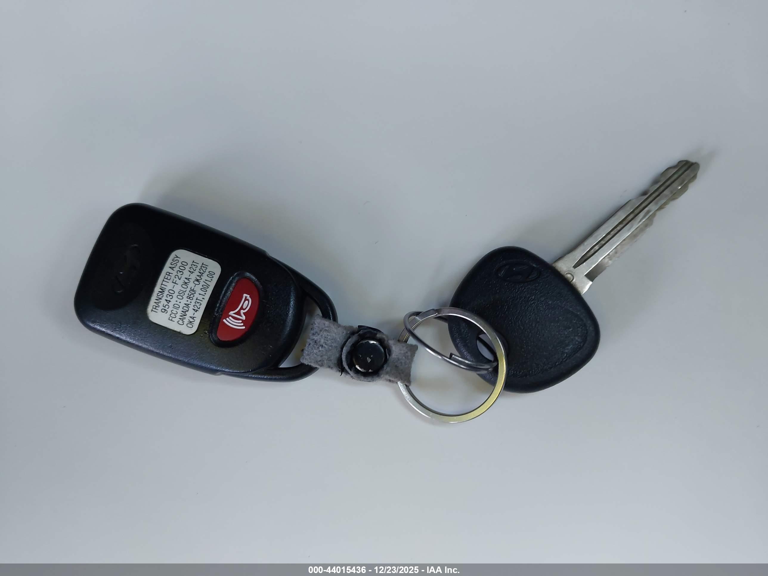 HYUNDAI ELANTRA image 11