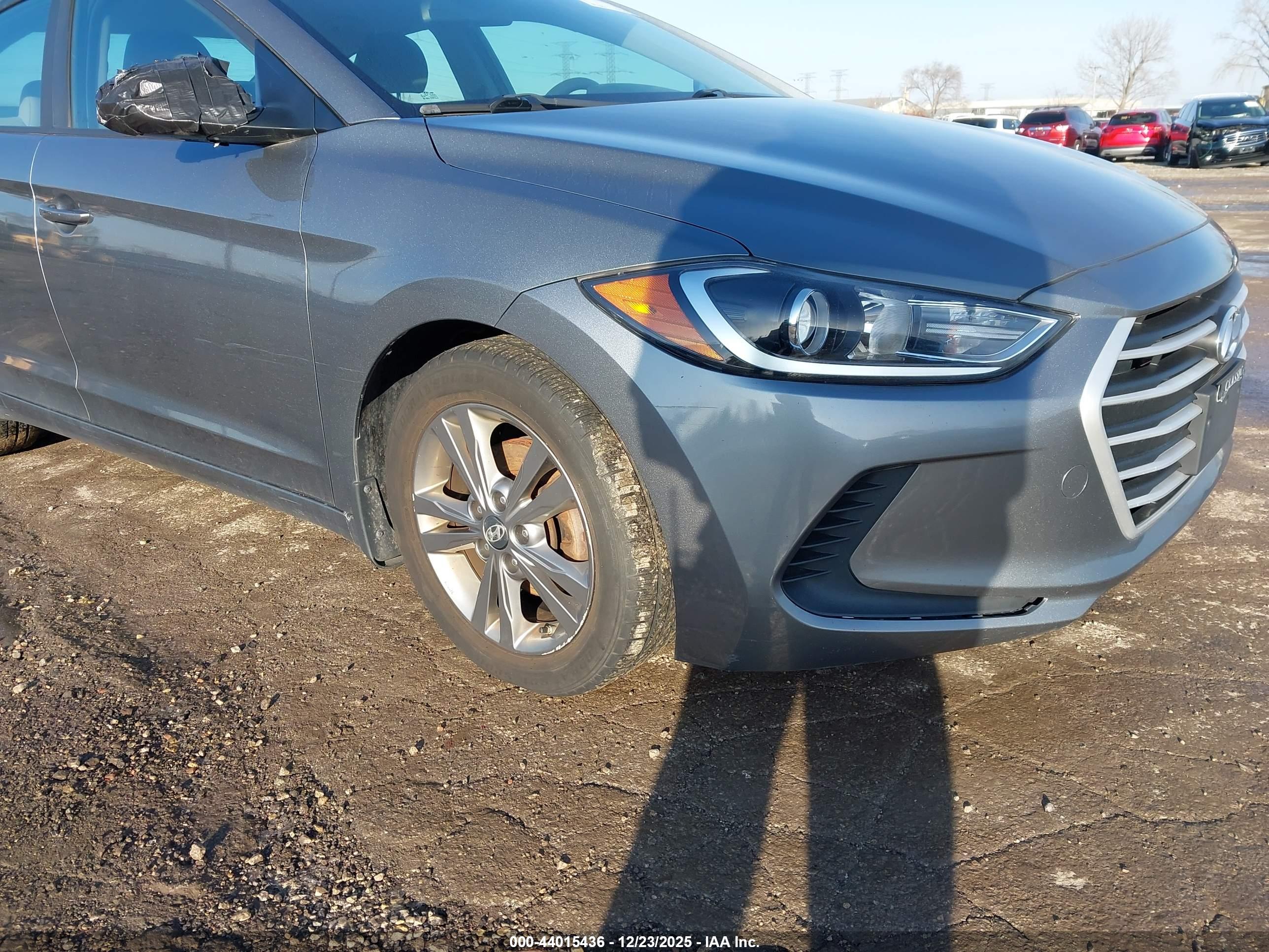 HYUNDAI ELANTRA image 6
