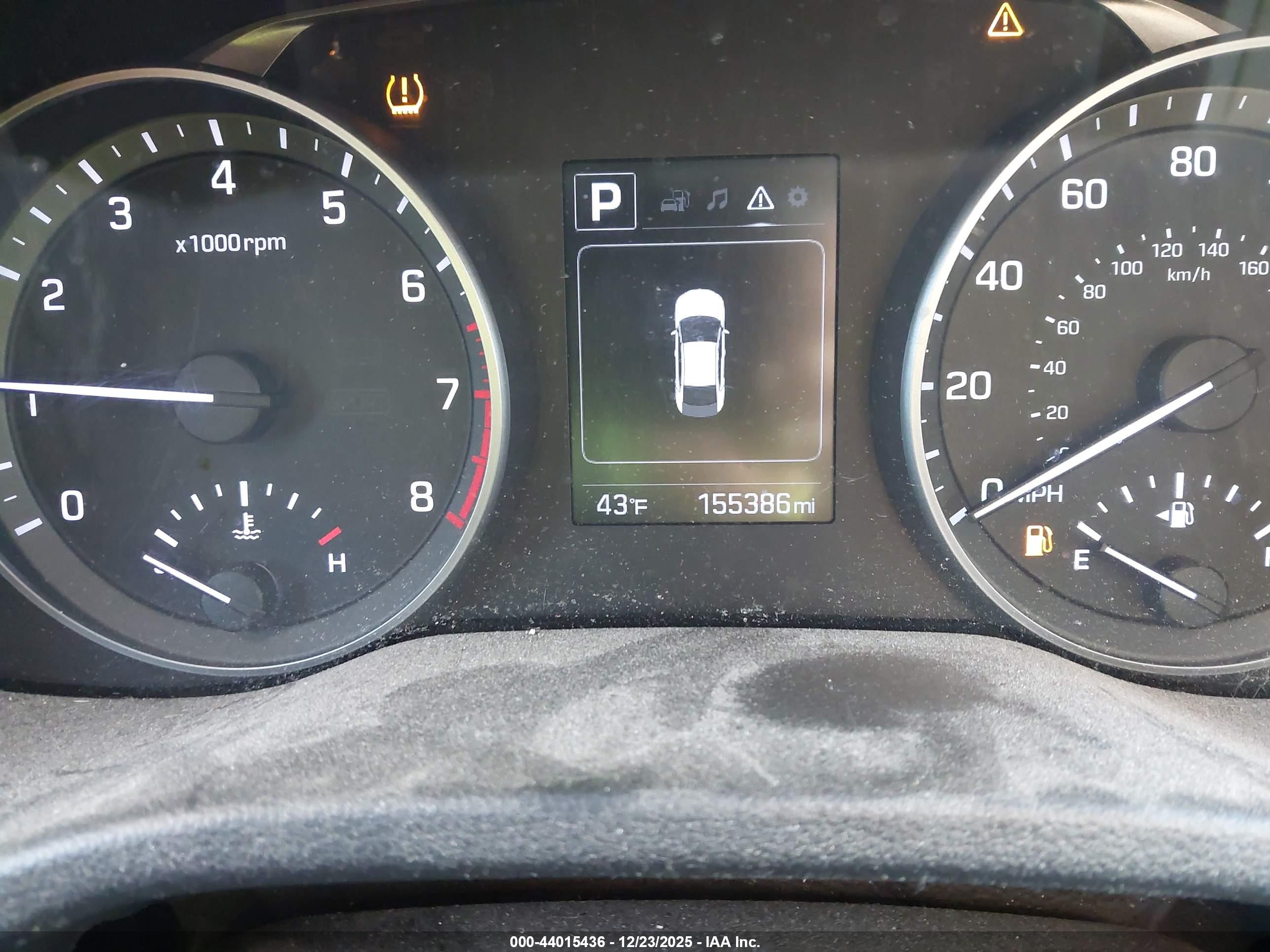 HYUNDAI ELANTRA image 7