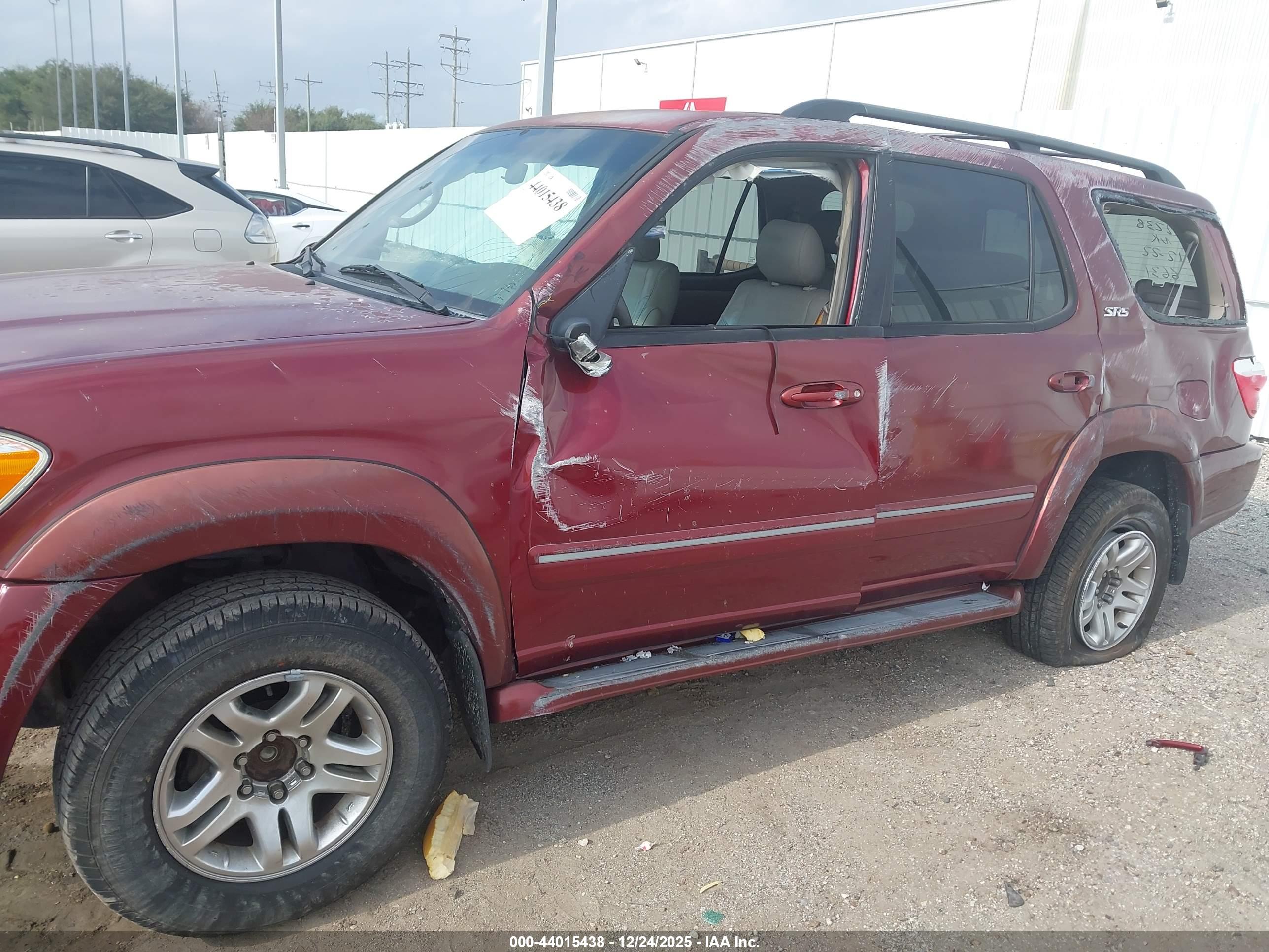 TOYOTA SEQUOIA image 6