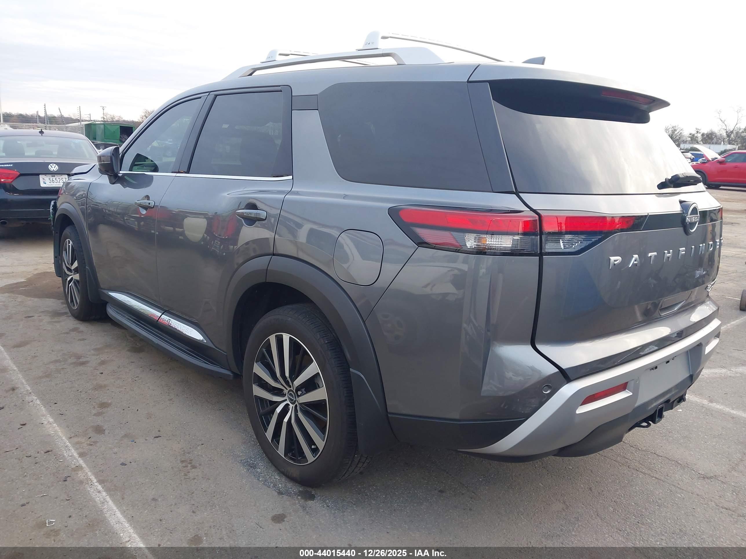 NISSAN PATHFINDER image 3