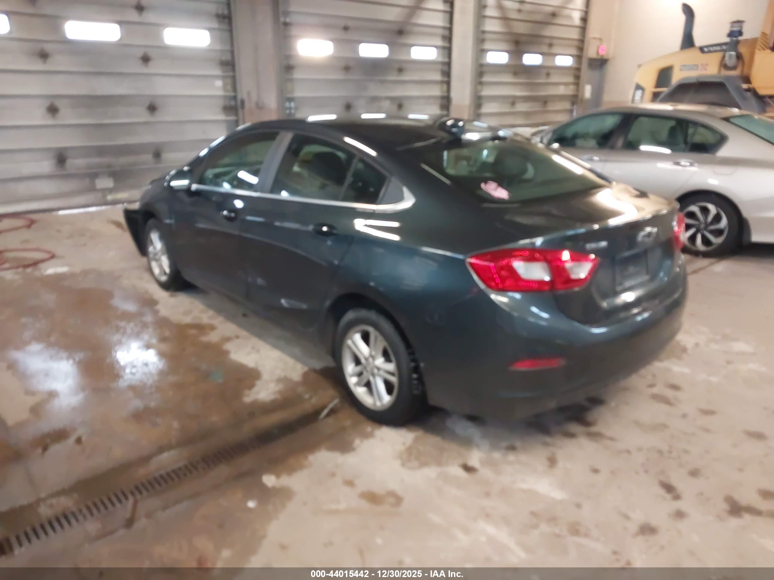 CHEVROLET CRUZE image 3