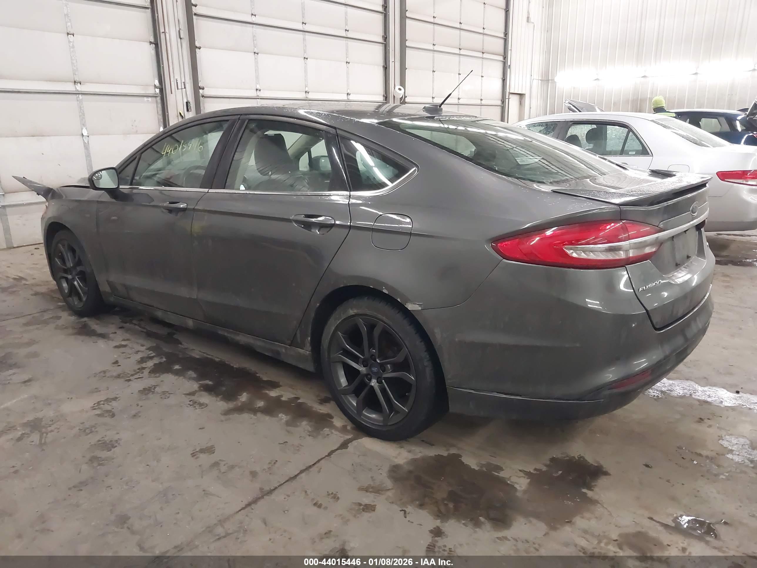 FORD FUSION image 3