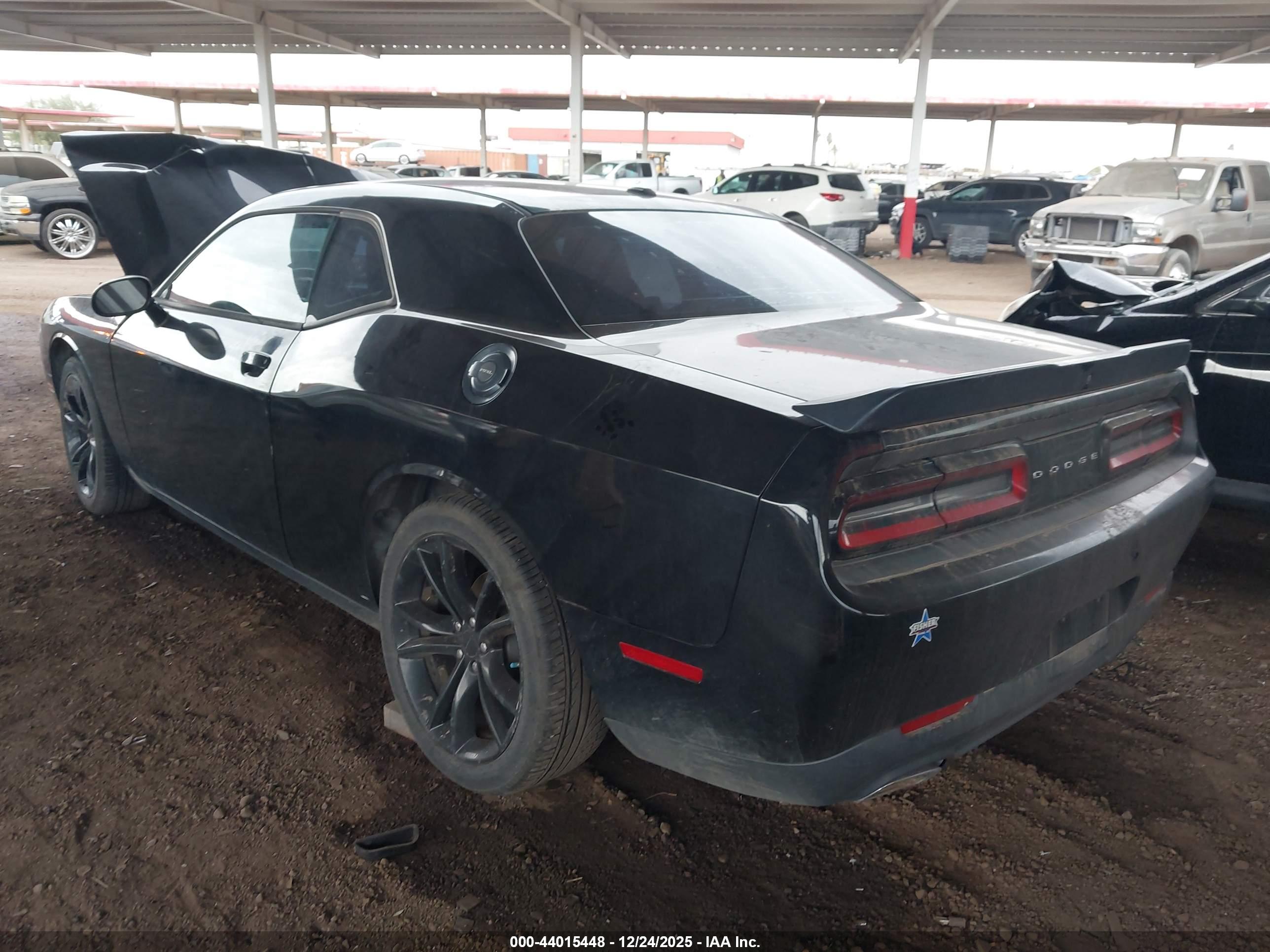 DODGE CHALLENGER image 3