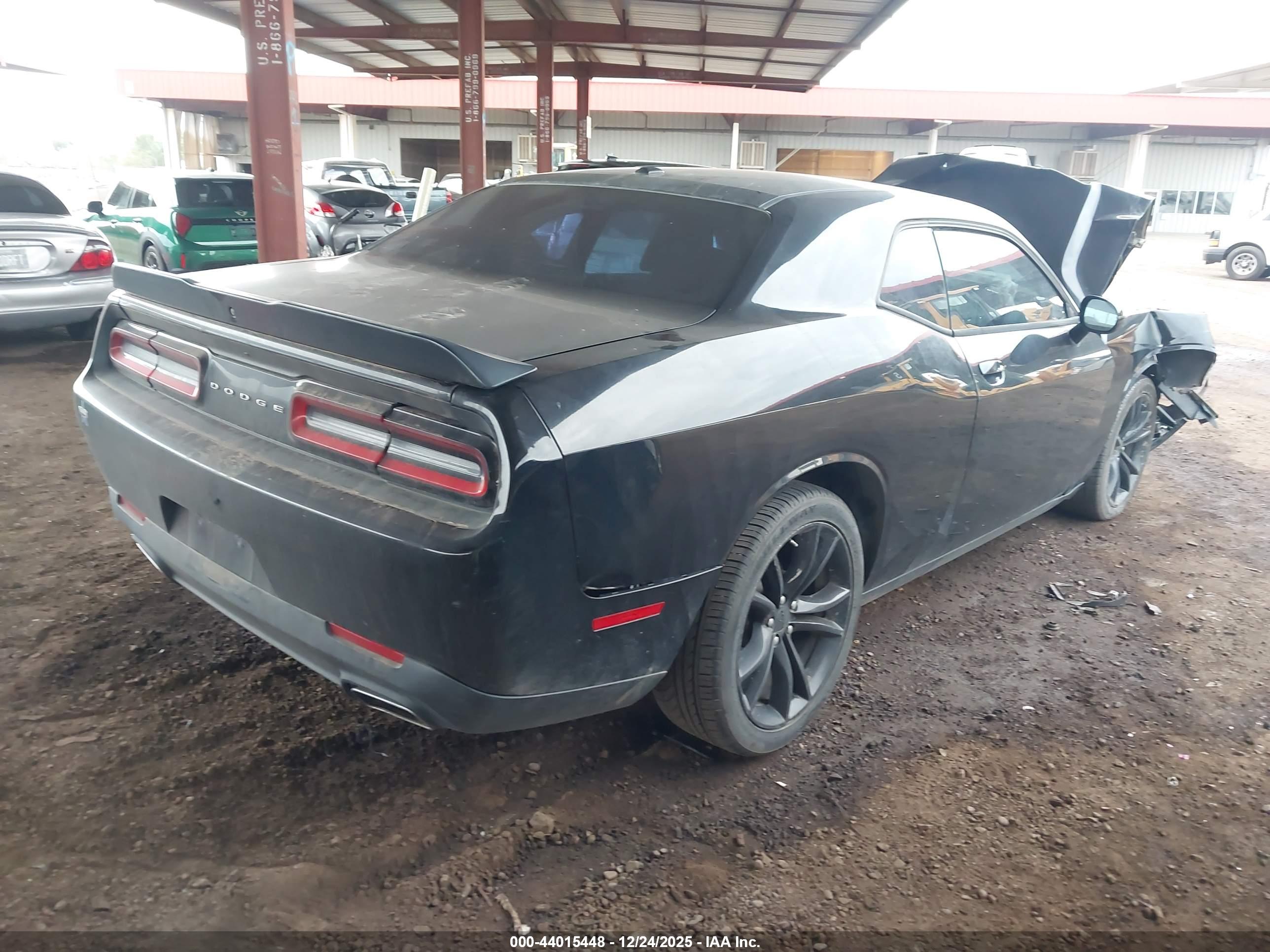 DODGE CHALLENGER image 4