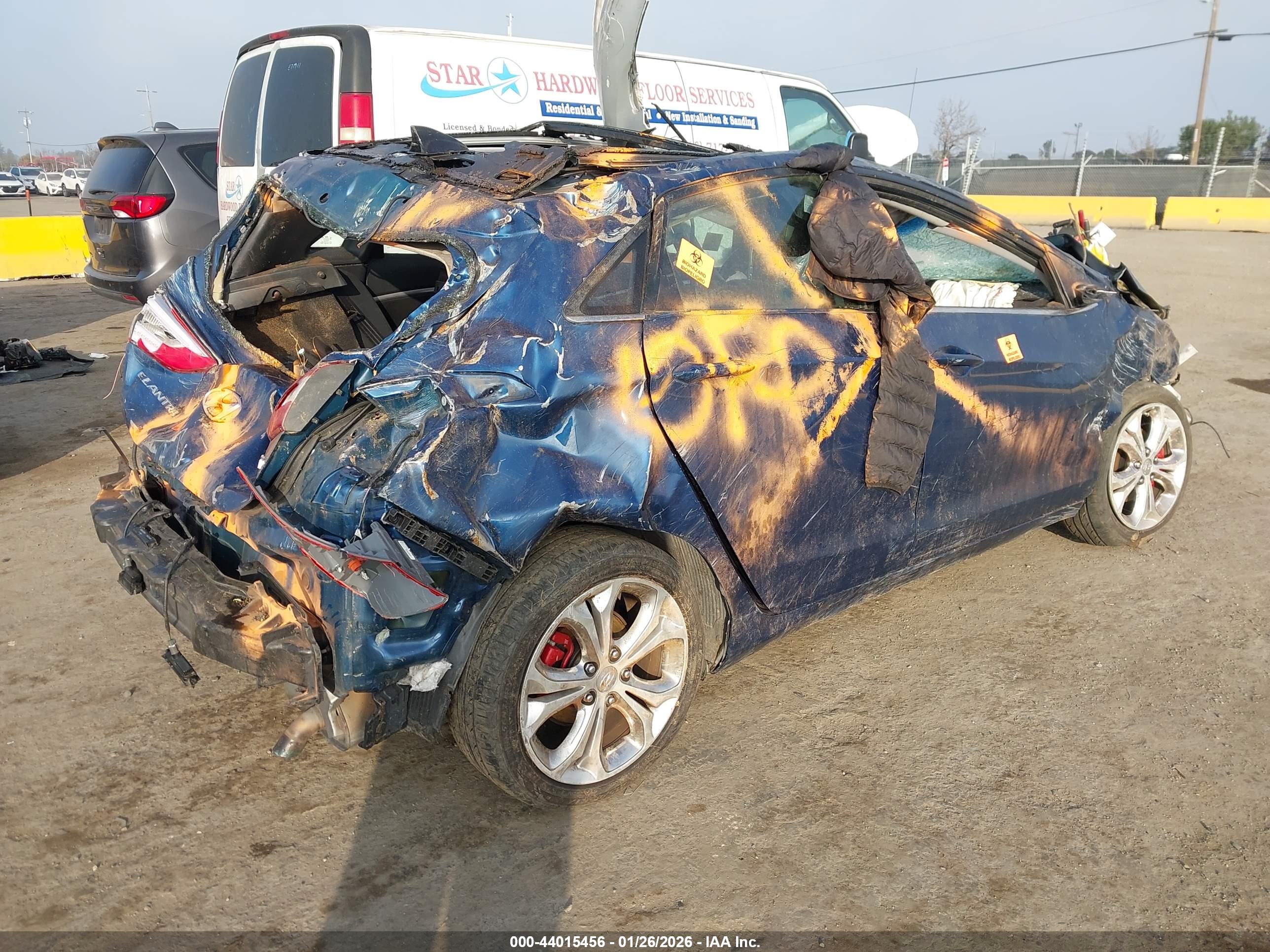 HYUNDAI ELANTRA image 4