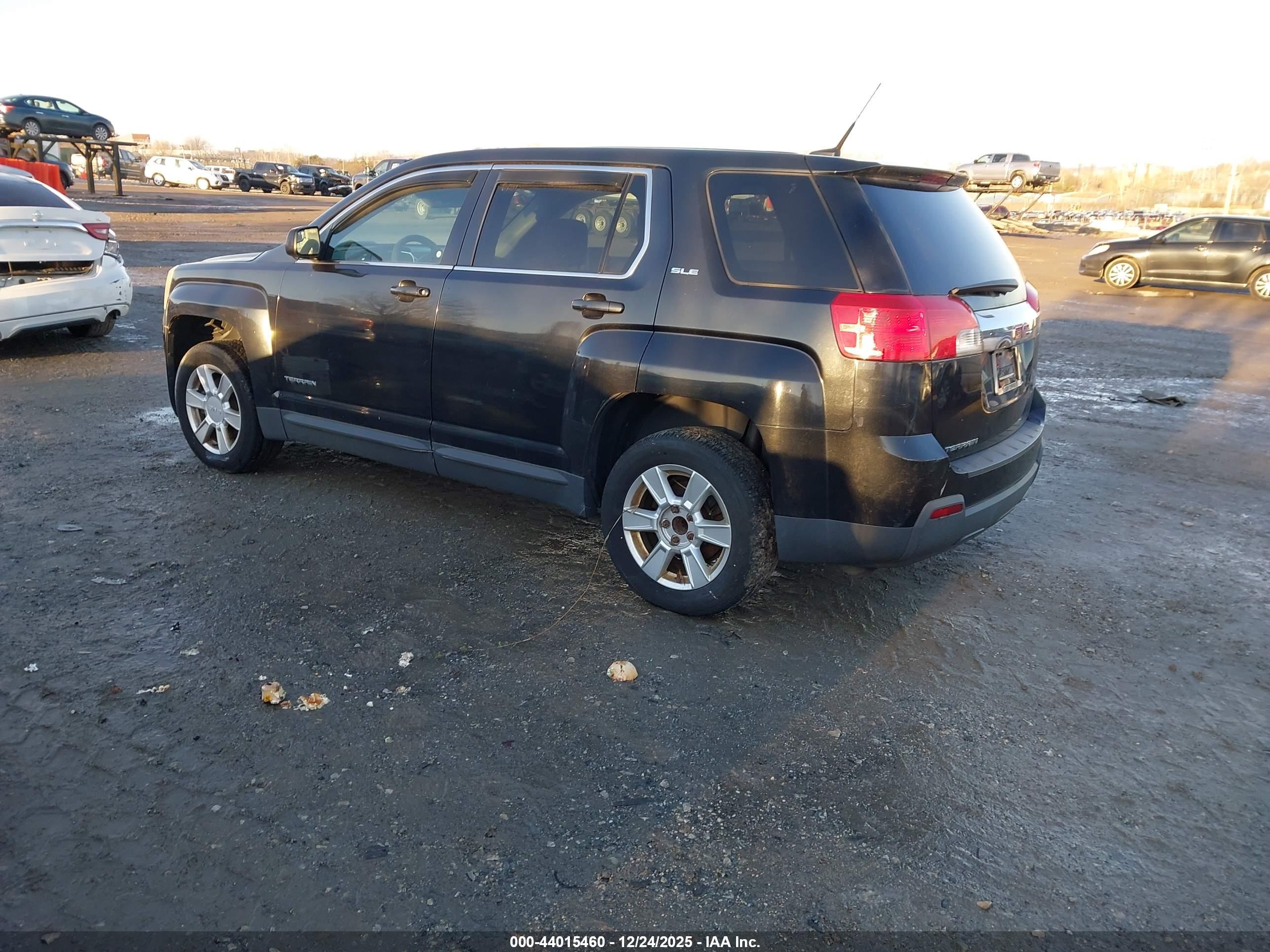 GMC TERRAIN image 3