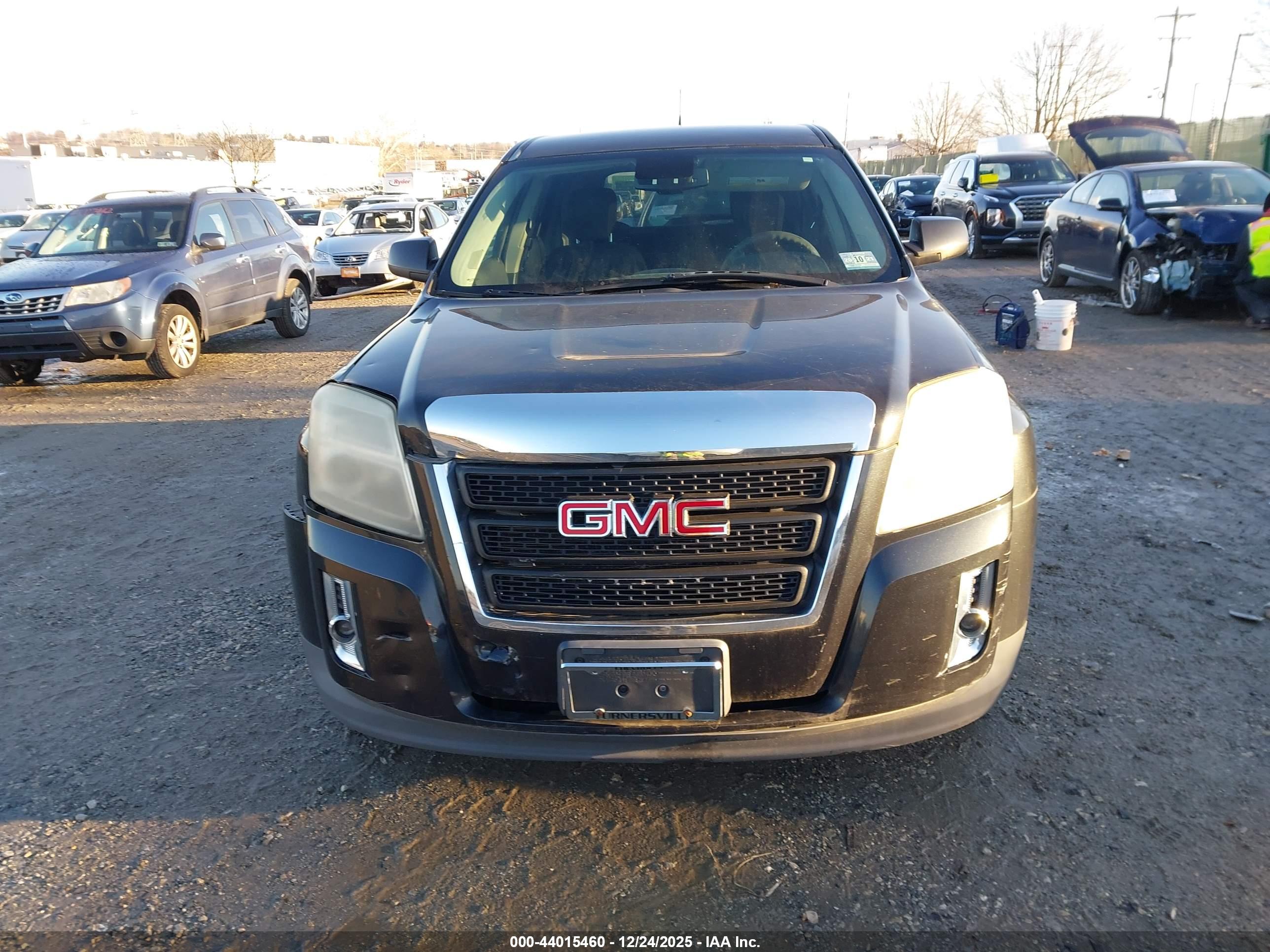 GMC TERRAIN image 6