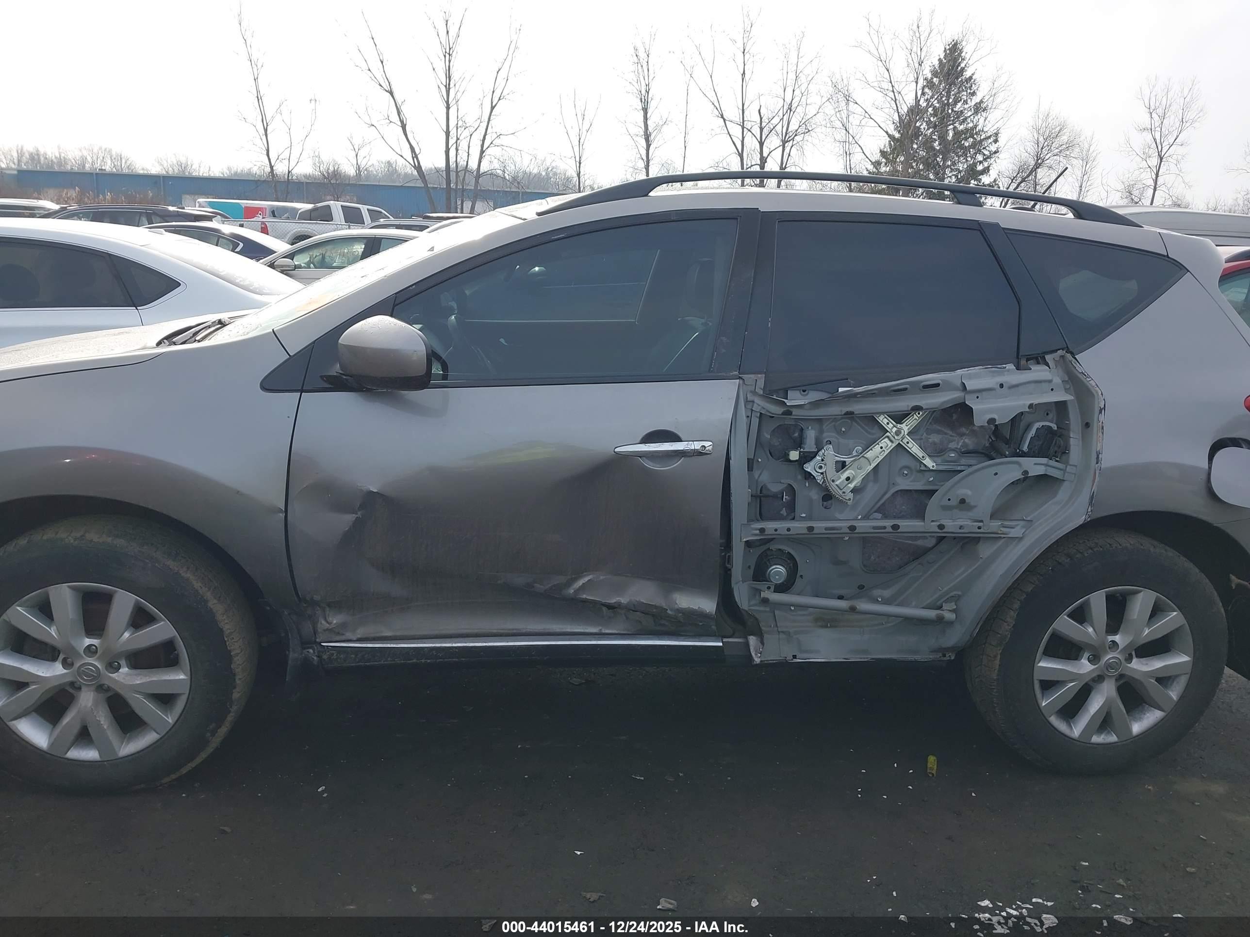 NISSAN MURANO image 6