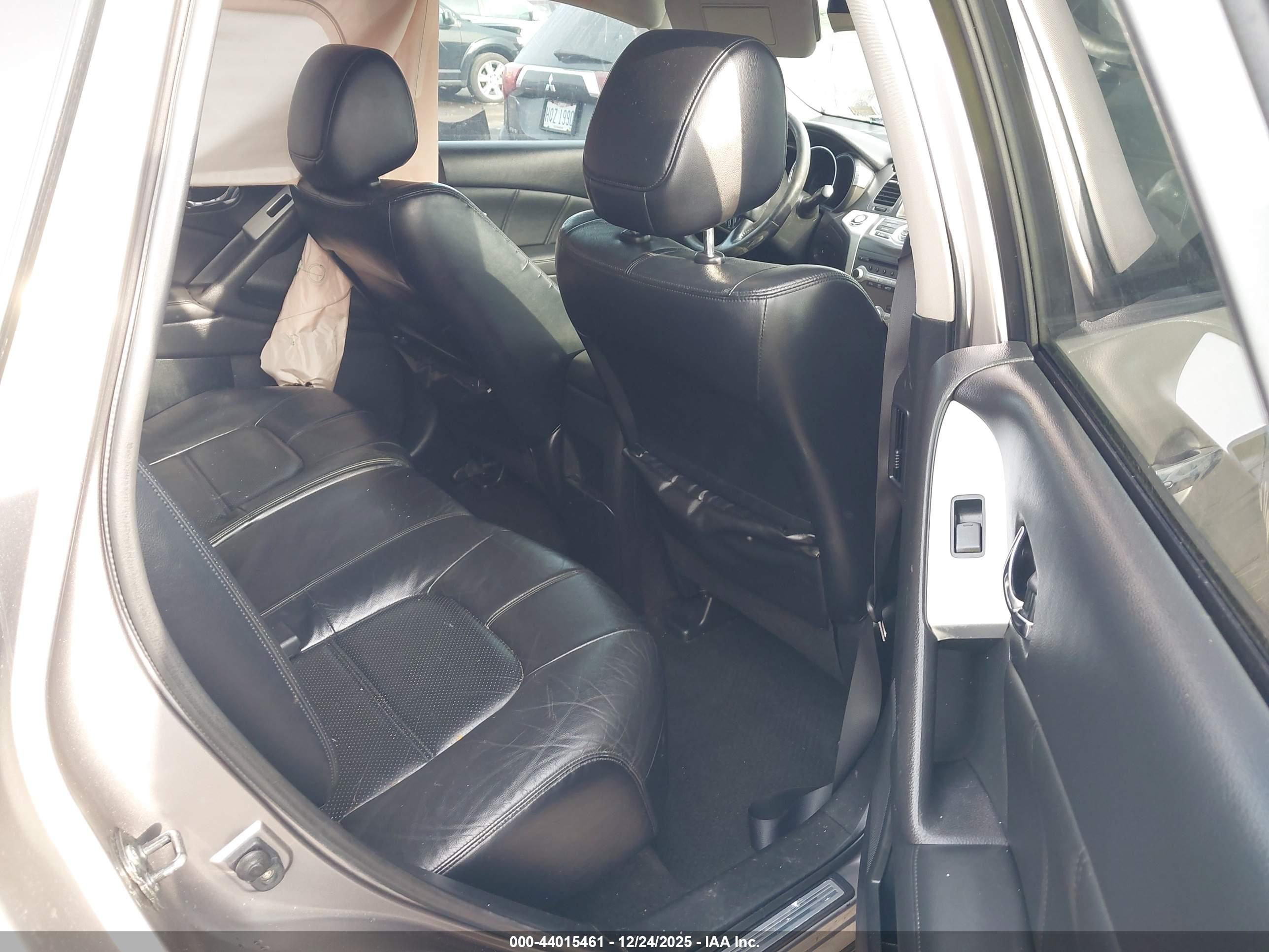 NISSAN MURANO image 8