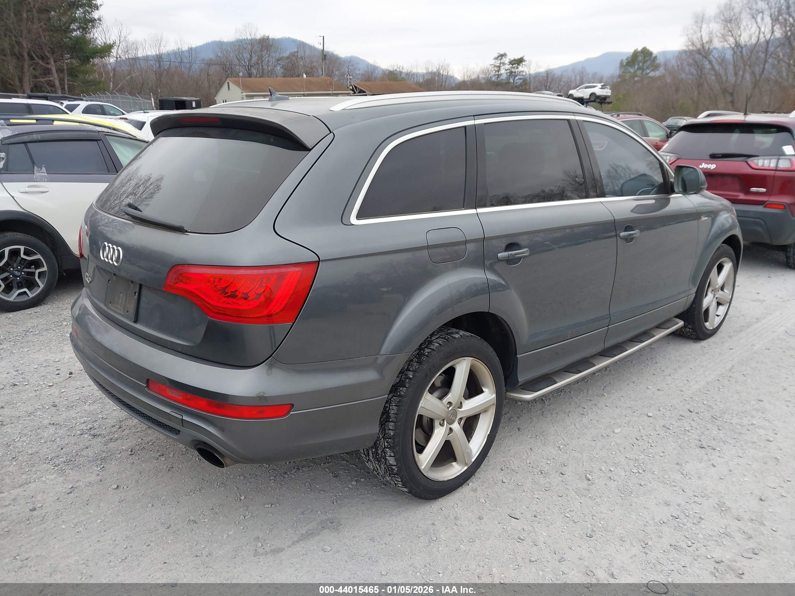 AUDI Q7 image 6