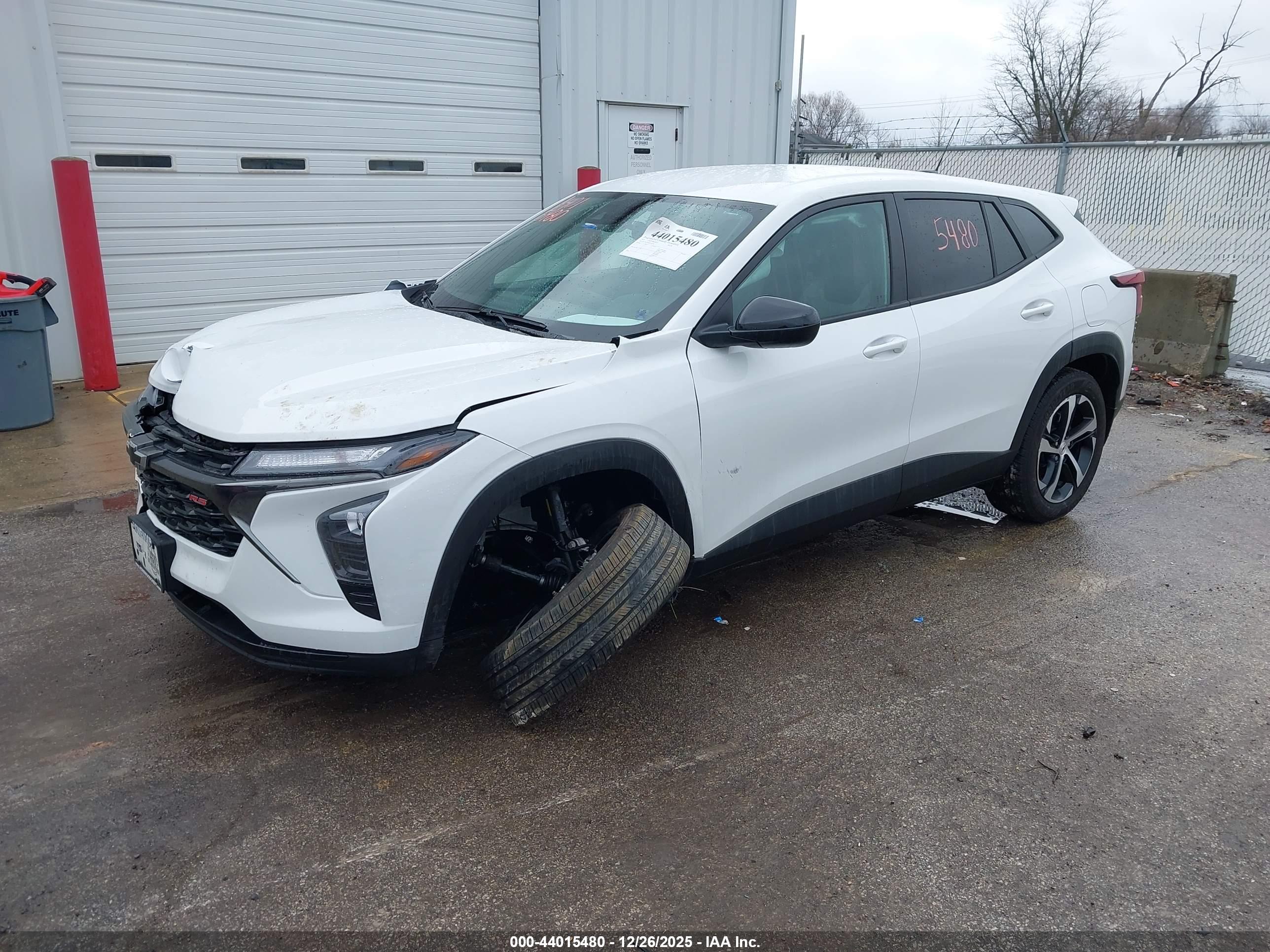 CHEVROLET TRAX image 2