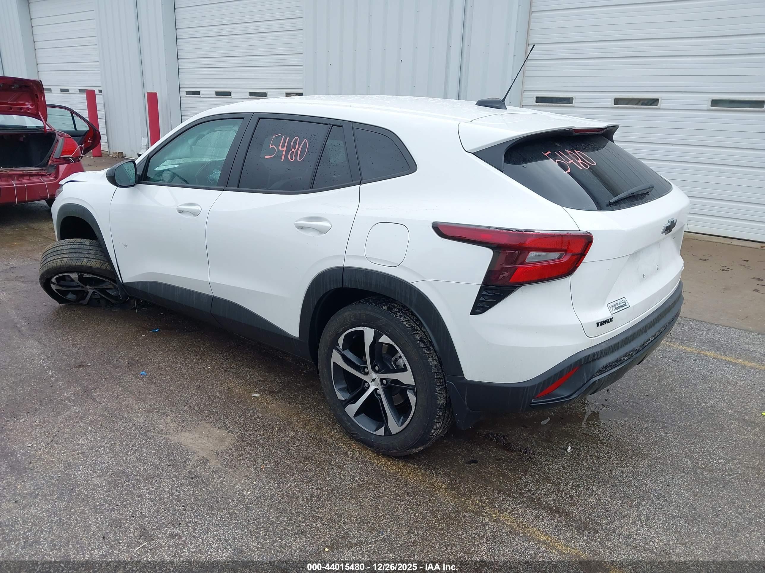 CHEVROLET TRAX image 3