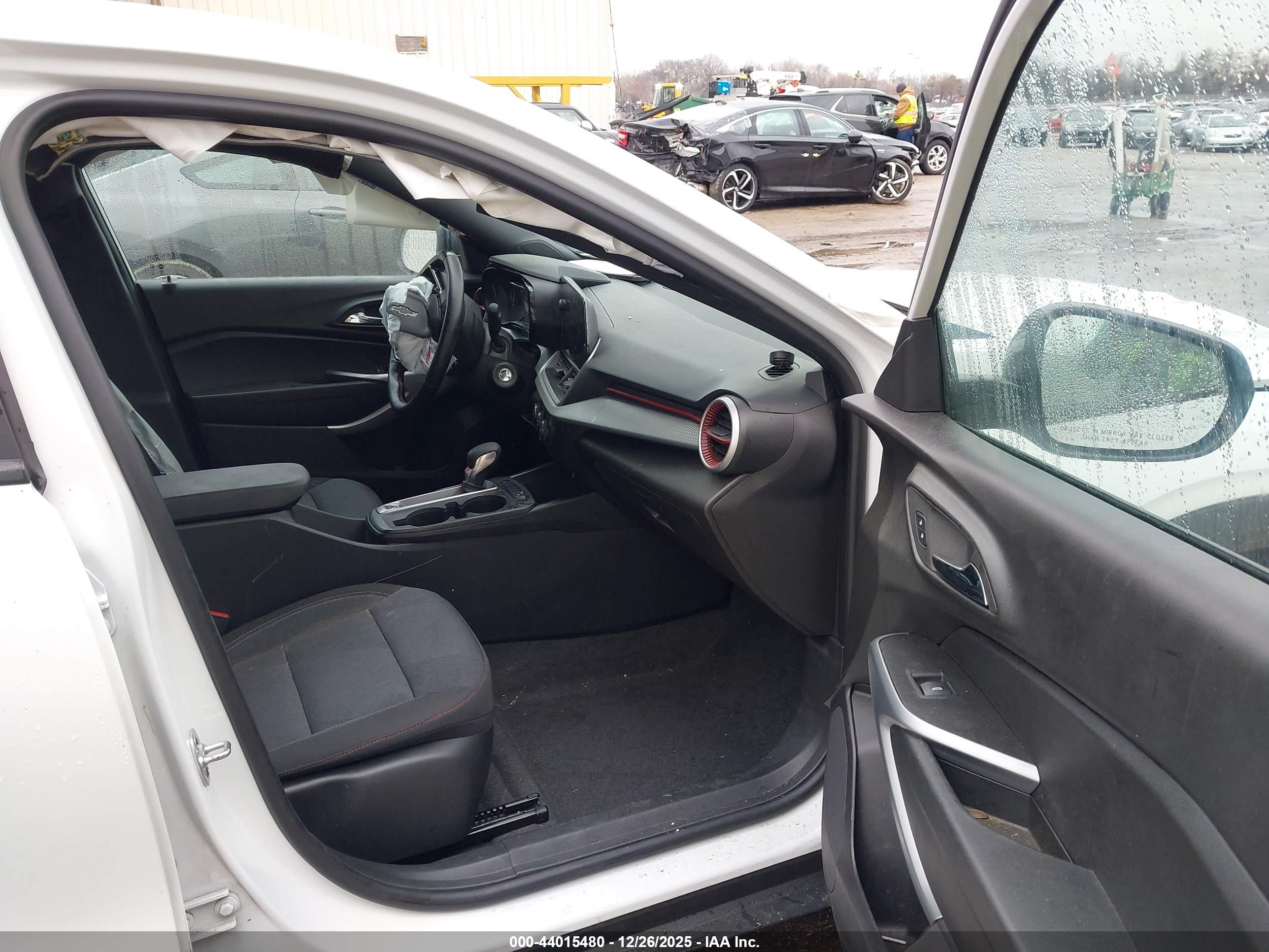 CHEVROLET TRAX image 5