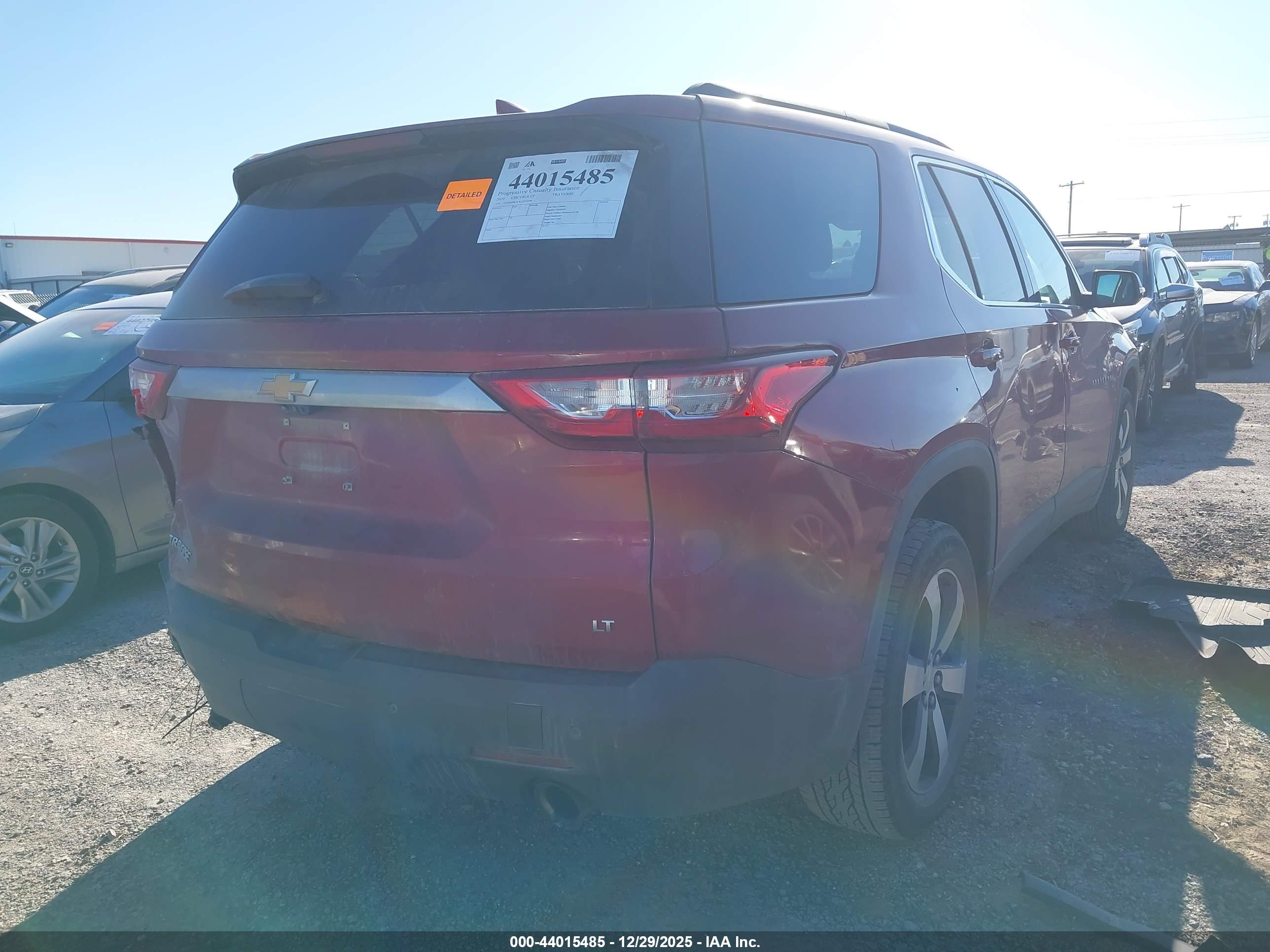 CHEVROLET TRAVERSE image 4