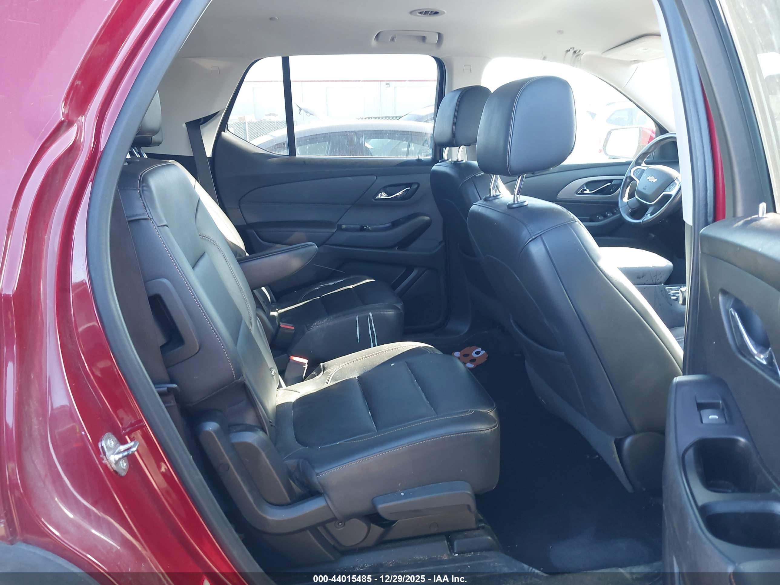 CHEVROLET TRAVERSE image 8