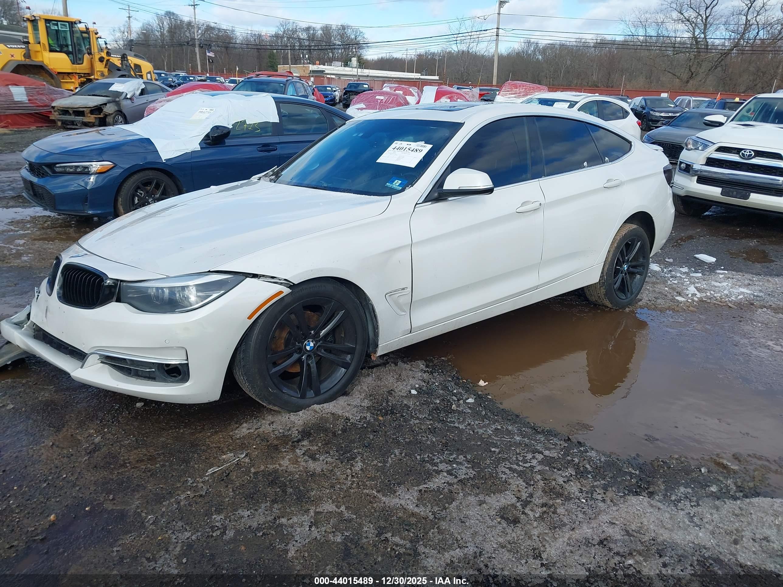 BMW 330I image 2