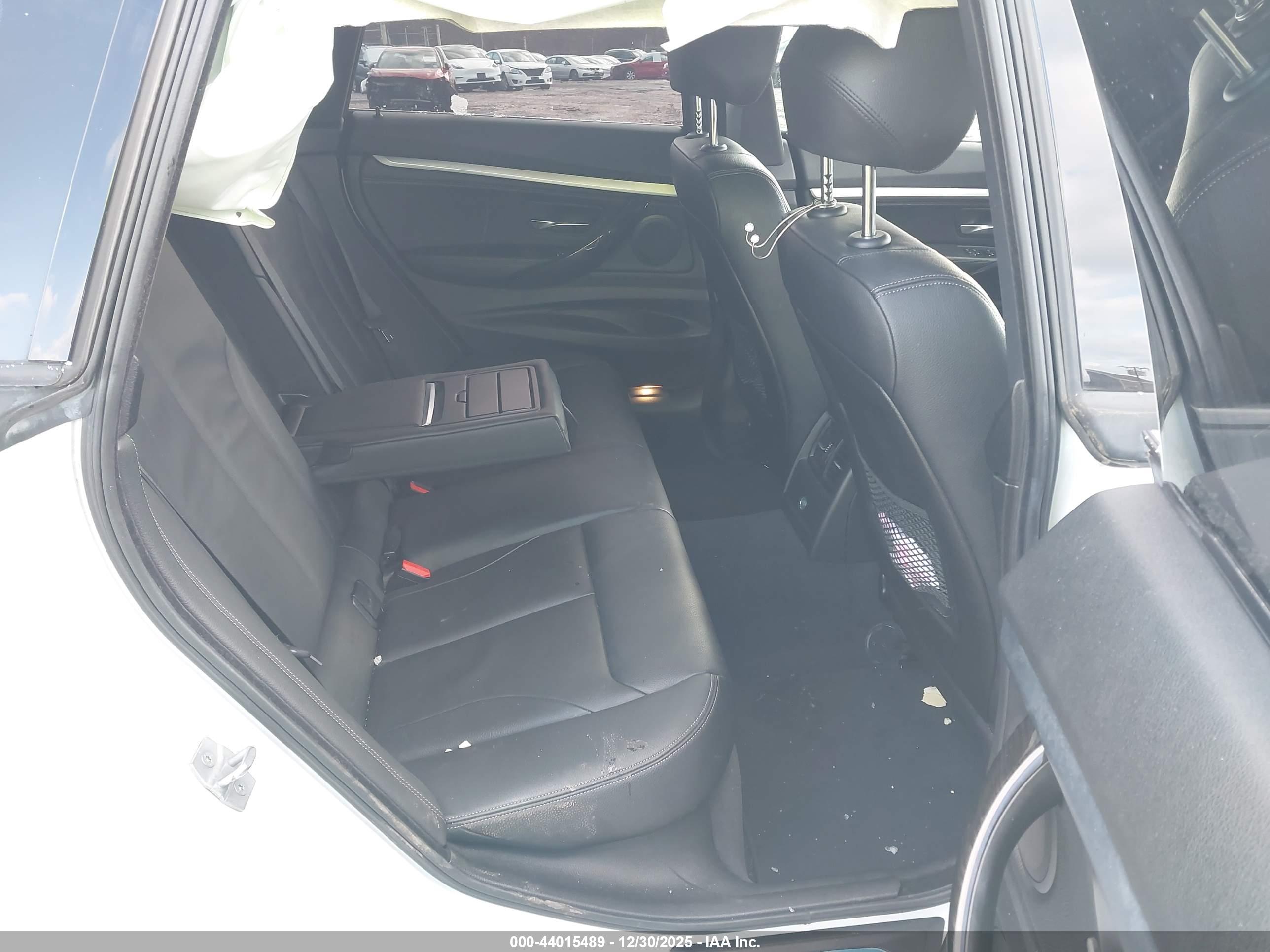 BMW 330I image 8