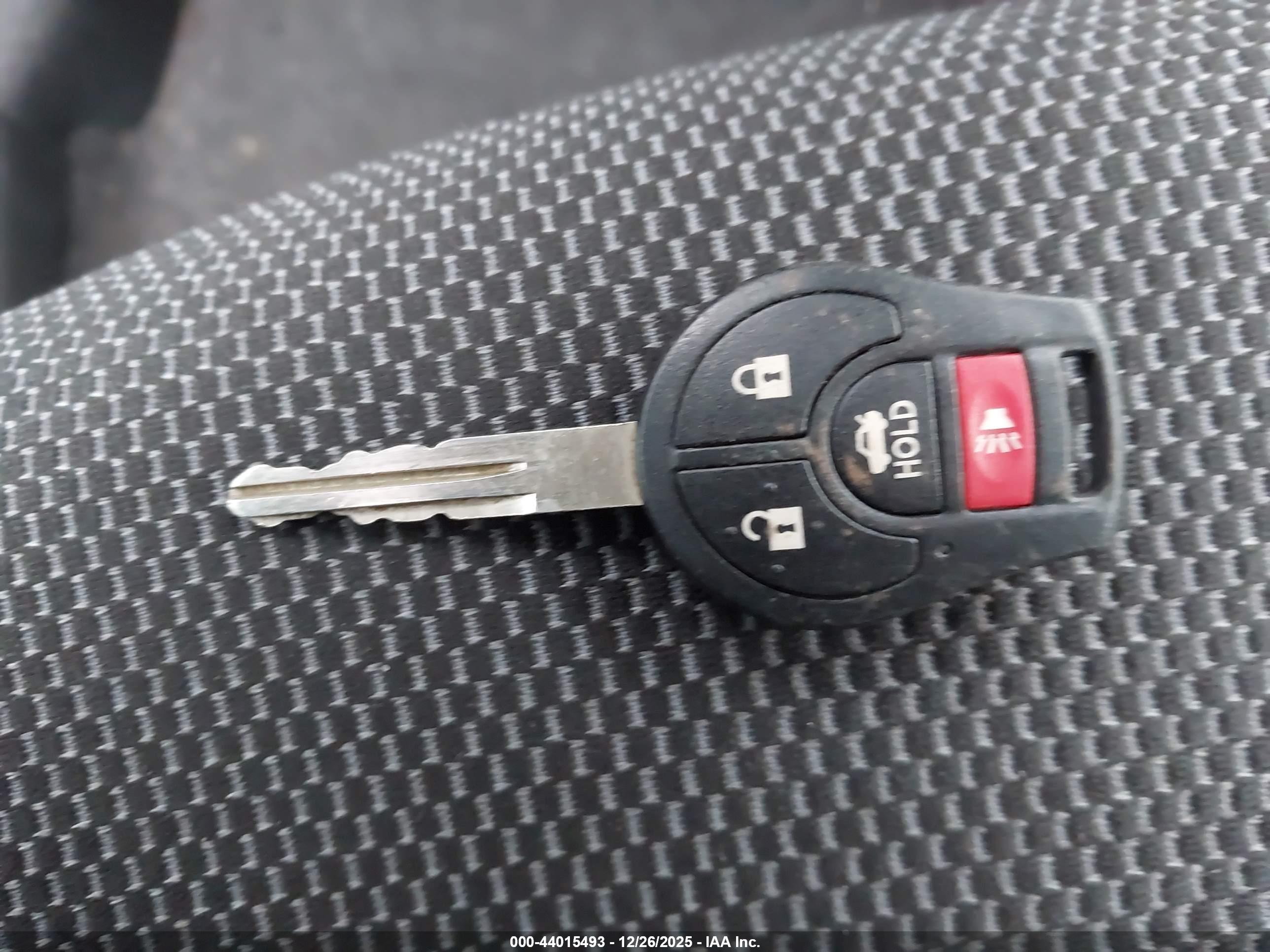 NISSAN VERSA image 11