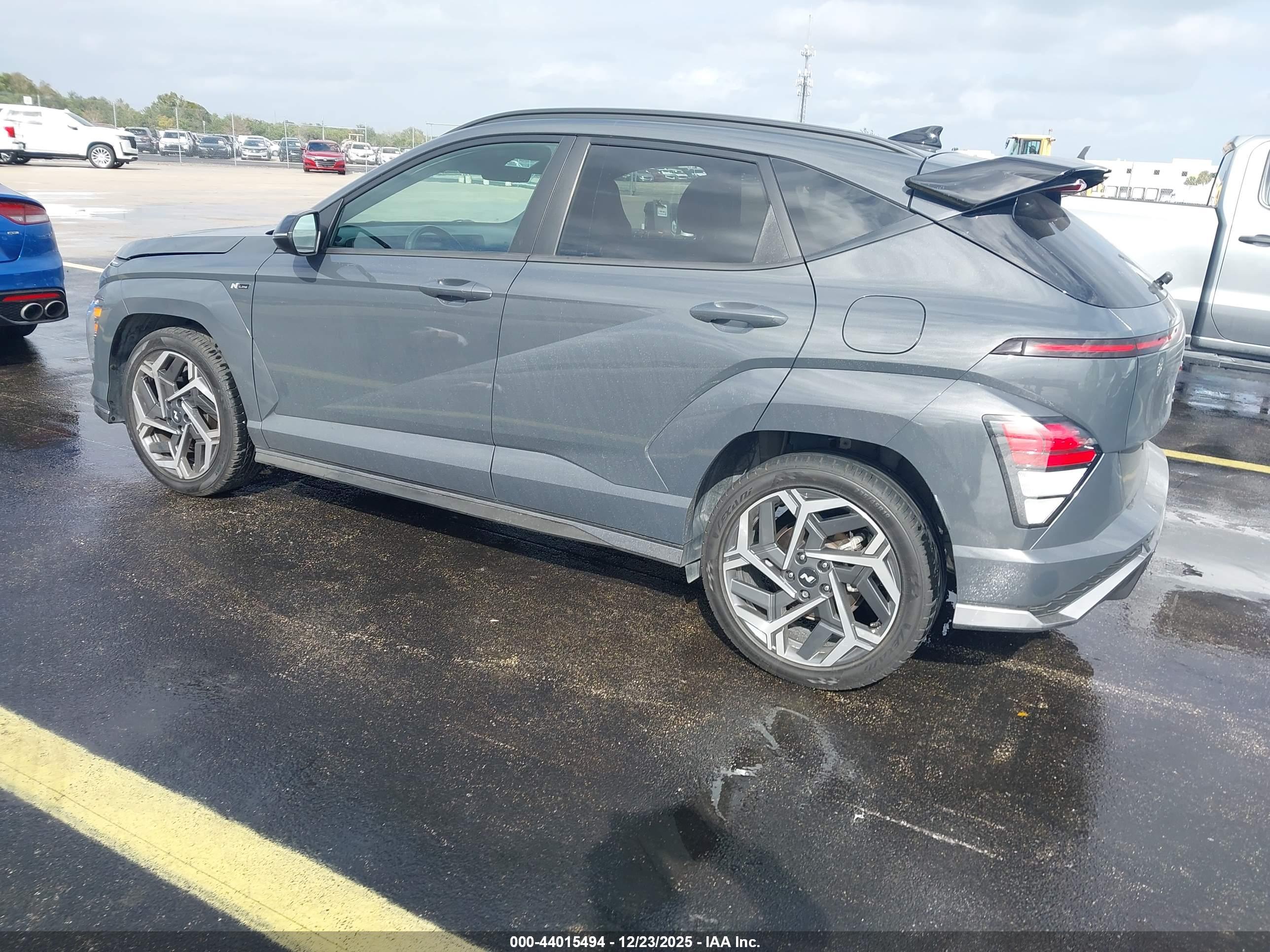 HYUNDAI KONA image 3